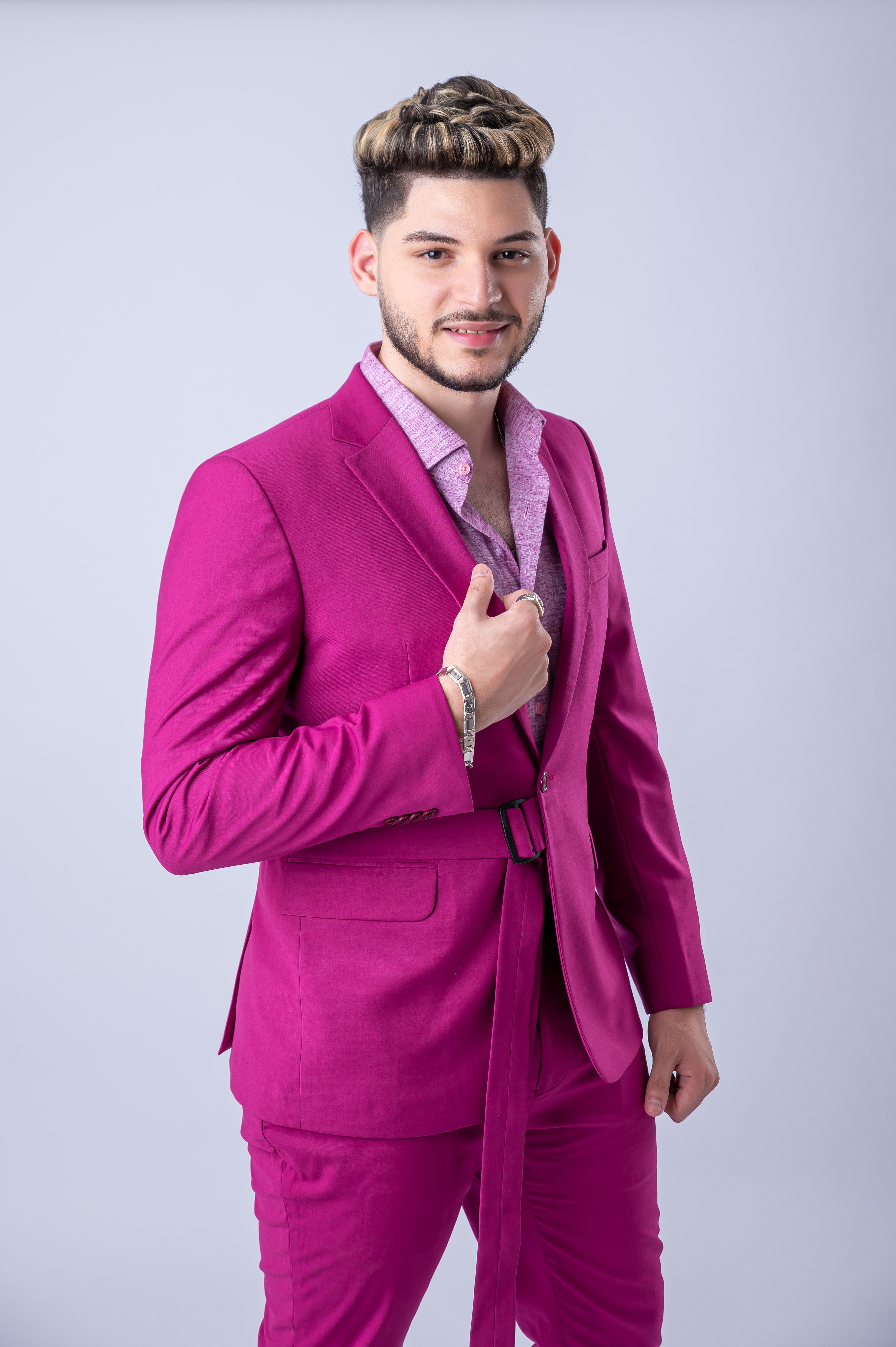 Jayson Guzmán indetenible, lanza dos nuevos temas