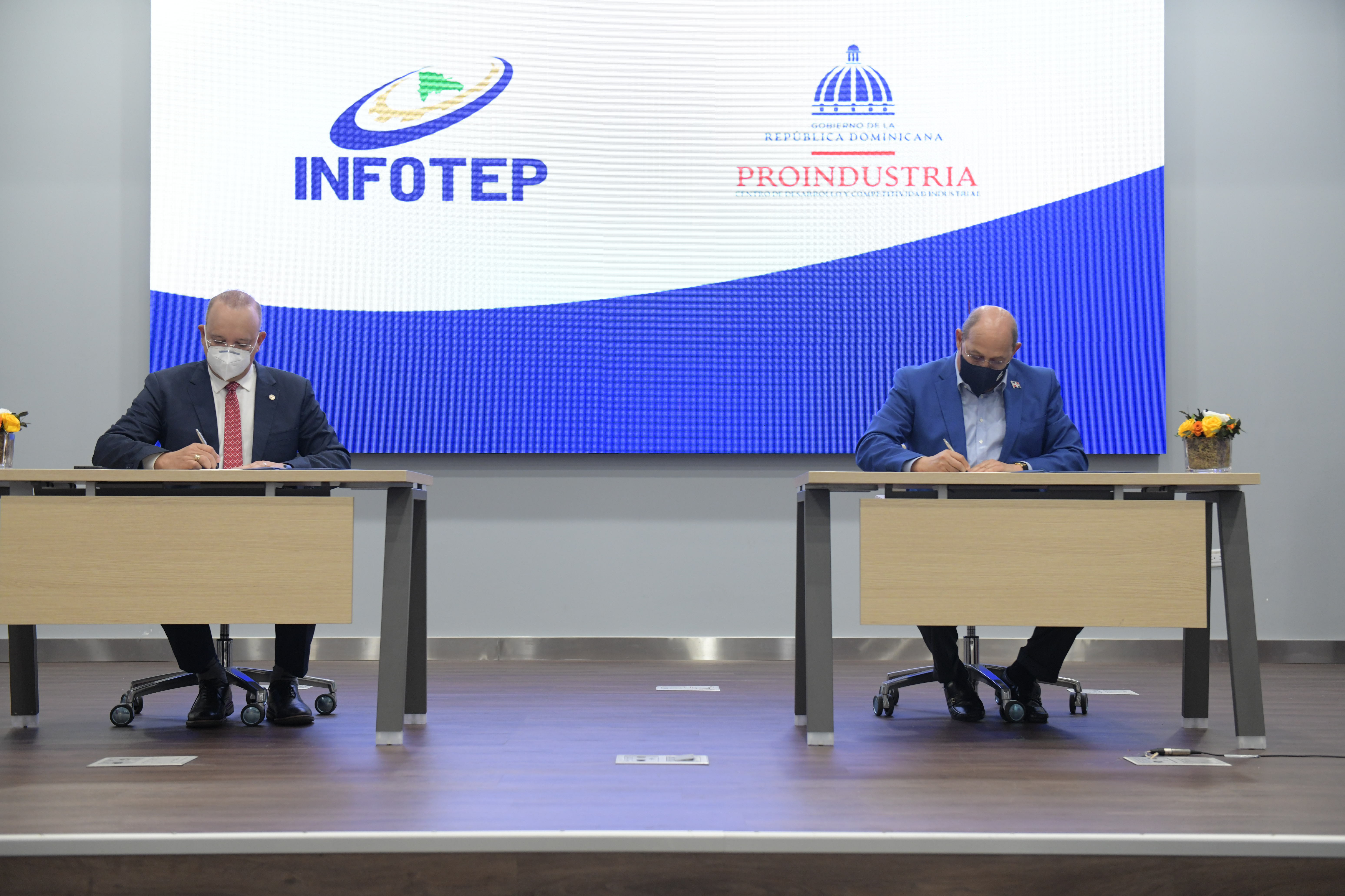 INFOTEP y PROINDUSTRIA firman acuerdo para impulsar productividad y competitividad en el sector industrial, de cara a la revolución 4.0