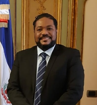 Cónsul general en Génova, Italia, Nelson Carela, defenderá dominicanos y promoverá inversiones