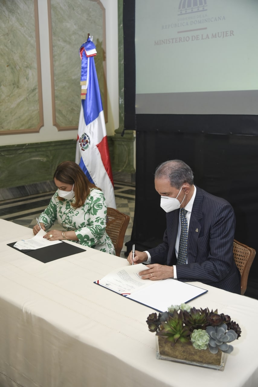 Ministerio de la Mujer y MESCYT firman acuerdo para la implementar cátedra de igualdad y derecho