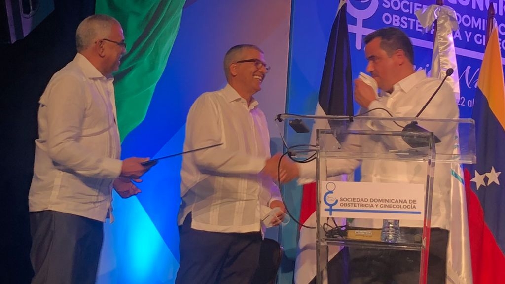 El doctor Manuel Pérez Fernández es reconocido como “Maestro de la Obstetricia y Ginecología Dominicana”.