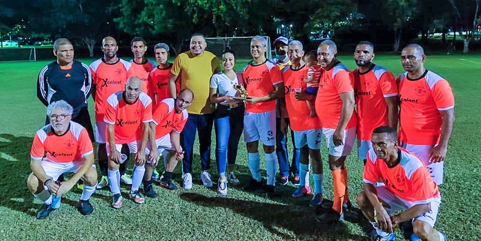 Portero Junior Balbuena ataja un penal y Santiago se corona campeón Clásico Veteranos de fútbol del Cibao