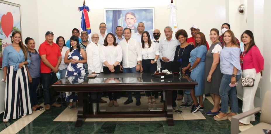 Santiago recibe primera entrega de  #AcroarteenRuta