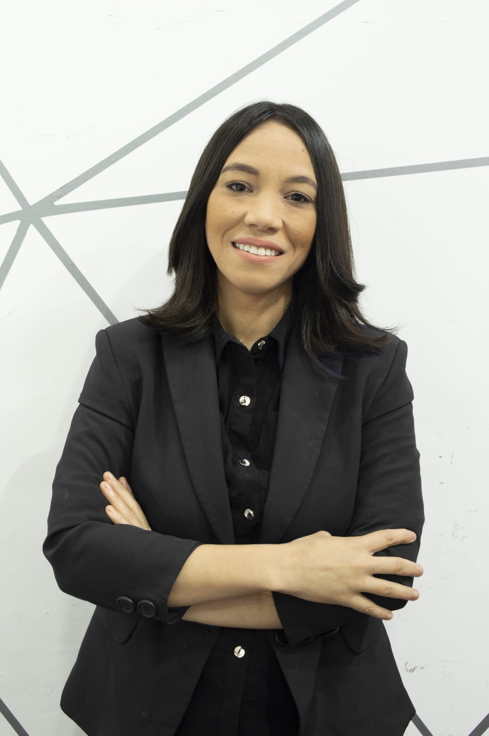 Periodista Cristal Acevedo estrena programa que combina la investigación y la opinión