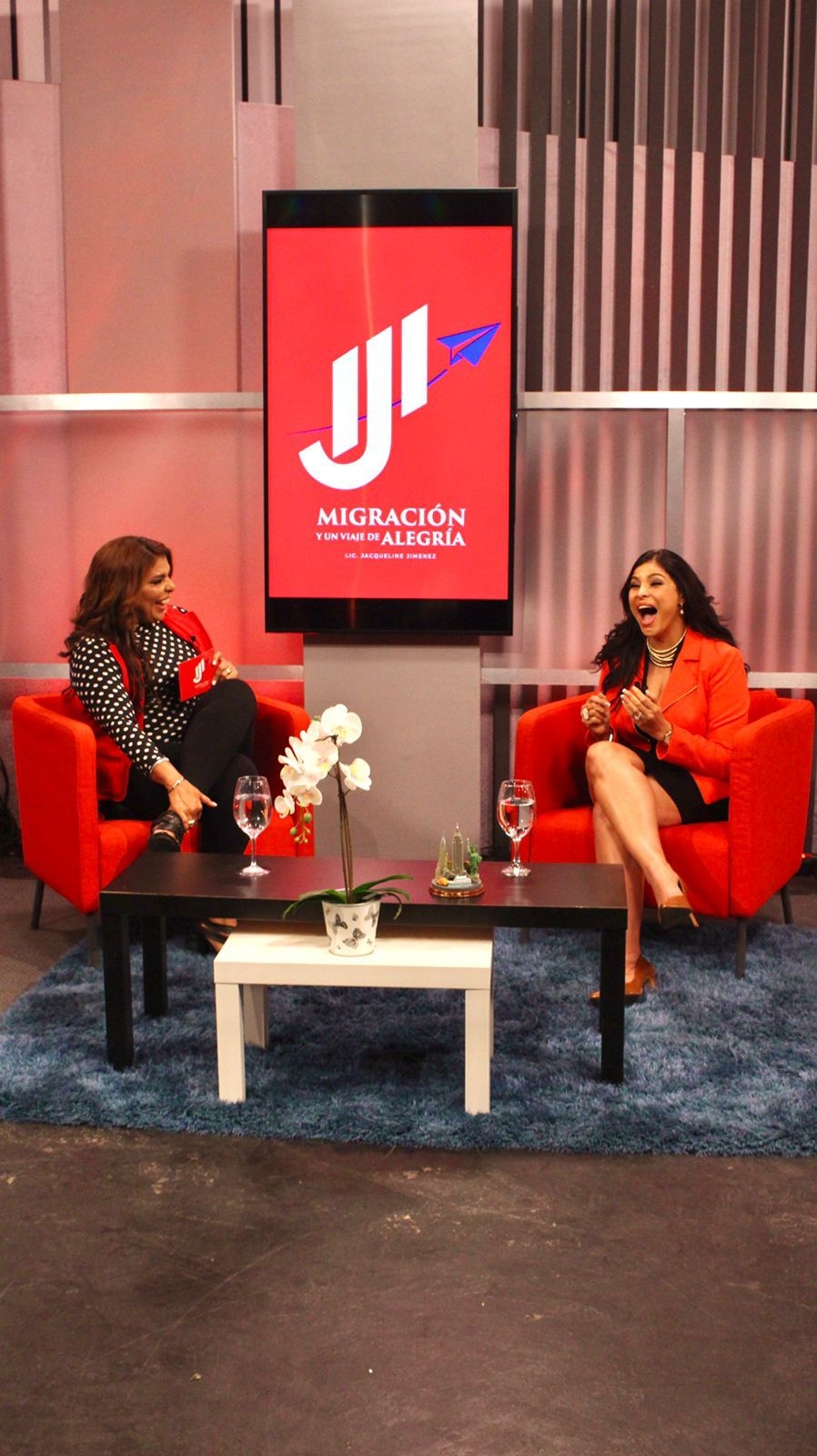 Nikauly de la Mota: Estar en la TV y en YouTube no te hace comunicador