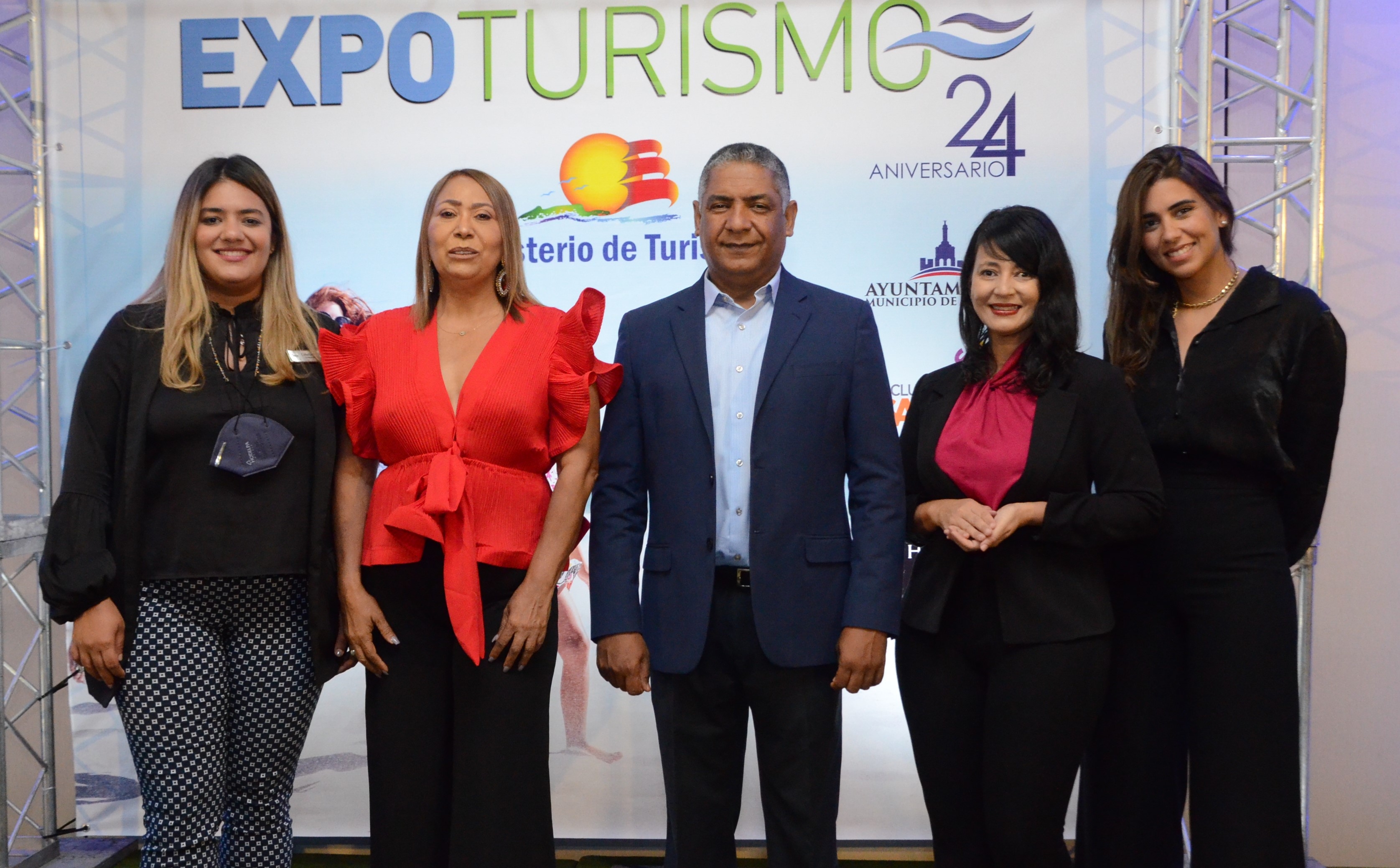 Anuncian celebración de la feria ExpoTurismo 2021 en Santiago