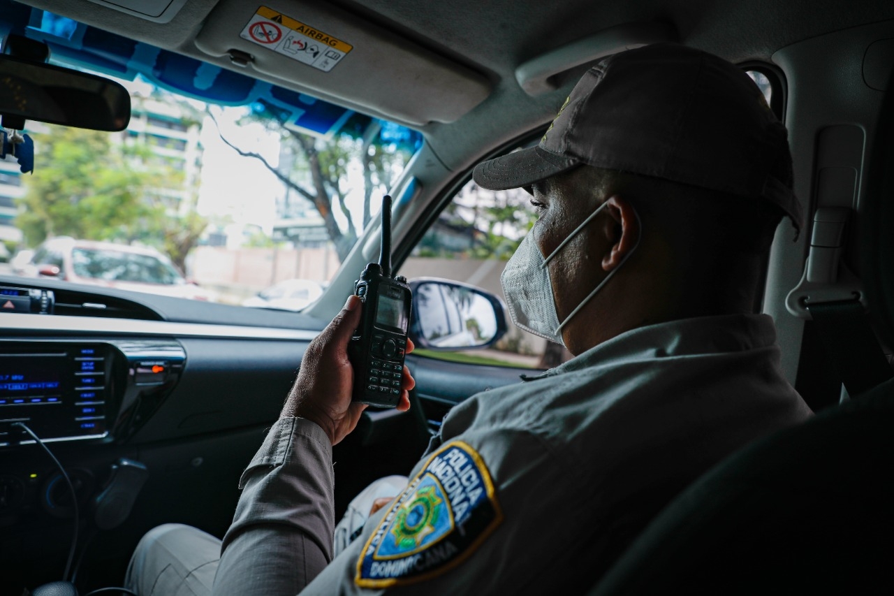 Sistema 9-1-1 informa beneficios de los car kits para la Policía Nacional