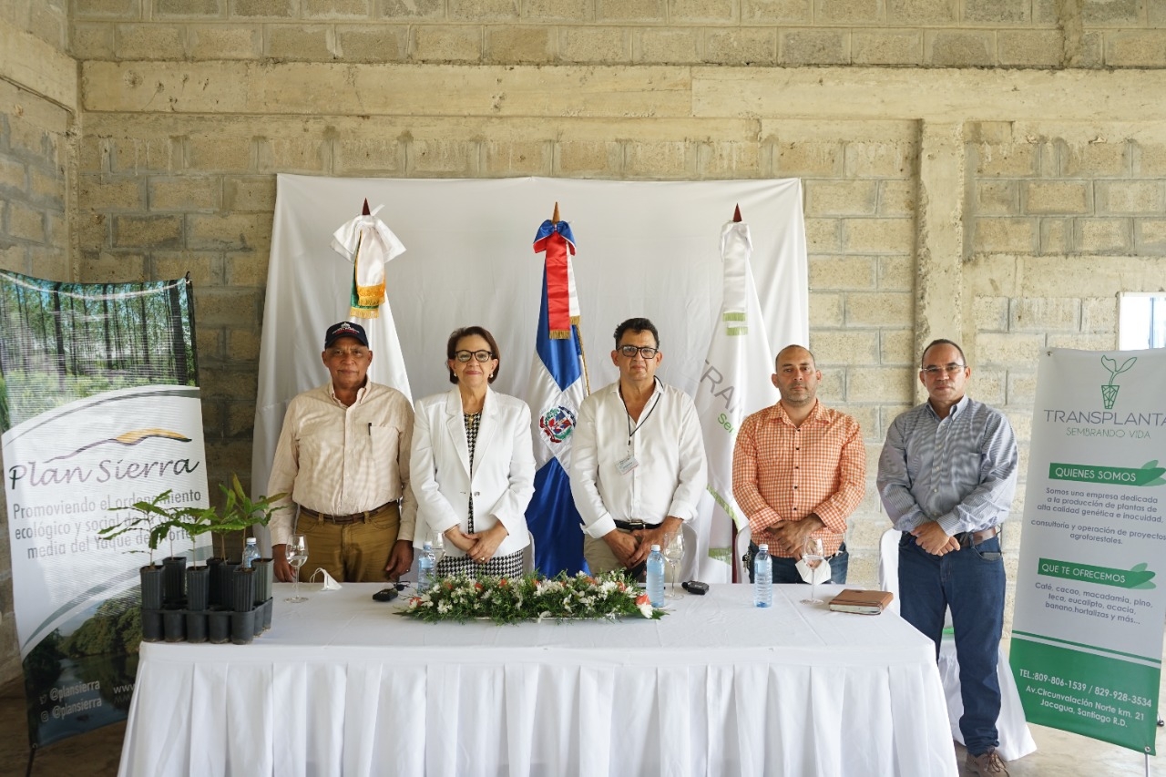 El Plan Sierra y la PUCMM firman Acuerdo Interinstitucional