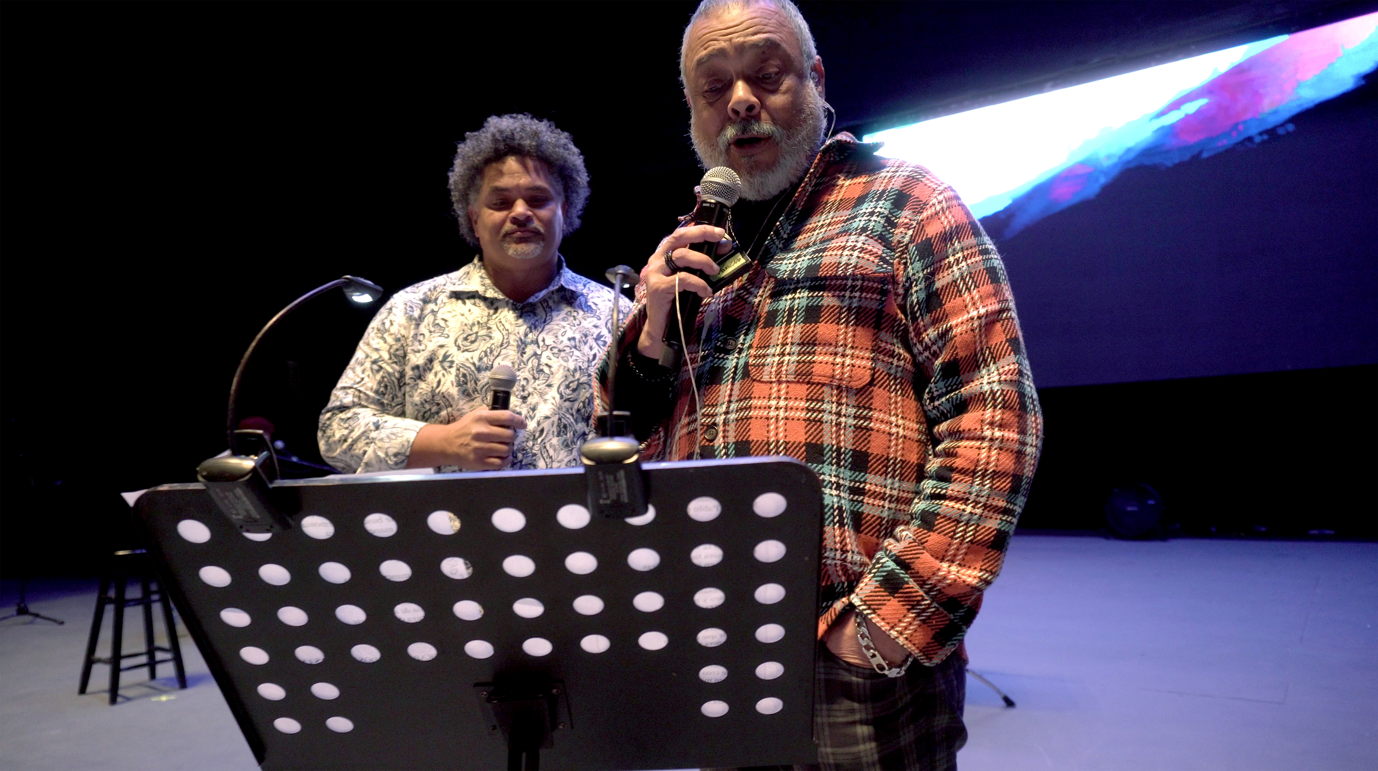 Pablo García y Pancho Céspedes estrenan video “Que Manera Tan Loca”