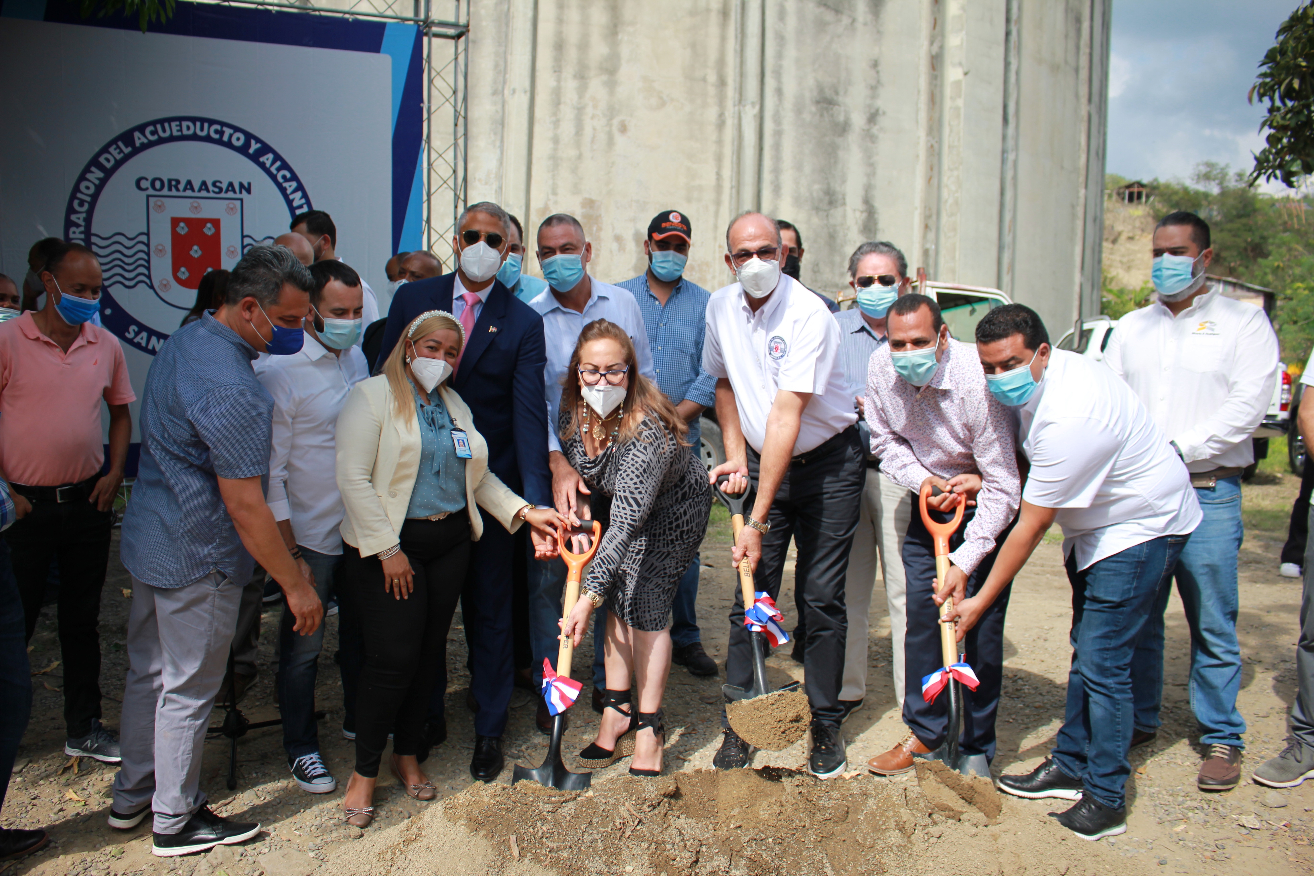 Coraasan inicia trabajos rehabilitación tanque agua potable en Tamboril