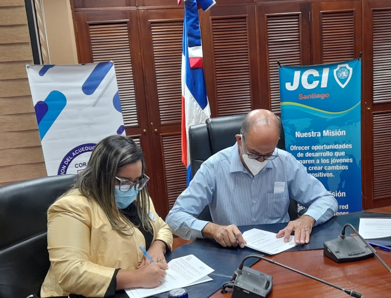 Coraasan firma acuerdo de colaboración interinstitucional con JCI-Santiago