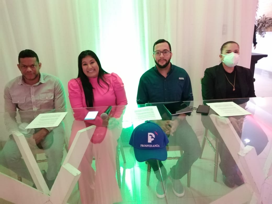 Fundación Prosperanza y José Torres presentan a Milagros Méndez como nueva coordinadora en Santiago