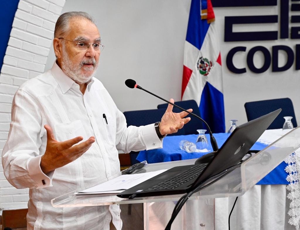 CODIA acoge charlas sobre Pacto Nacional del Agua con expertos economista Miguel Ceara Hatton e ingeniero Gilberto Reynoso