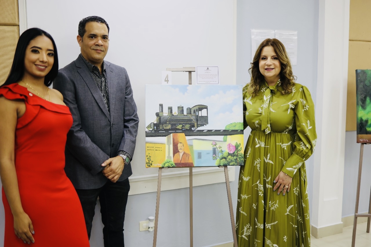 Fondo MARENA y el Museo Presidente Ramón Cáceres realizan exposición de pintura de la Rosa de Bayahíbe fusionada con la historia mocana en homenaje a la mujer.