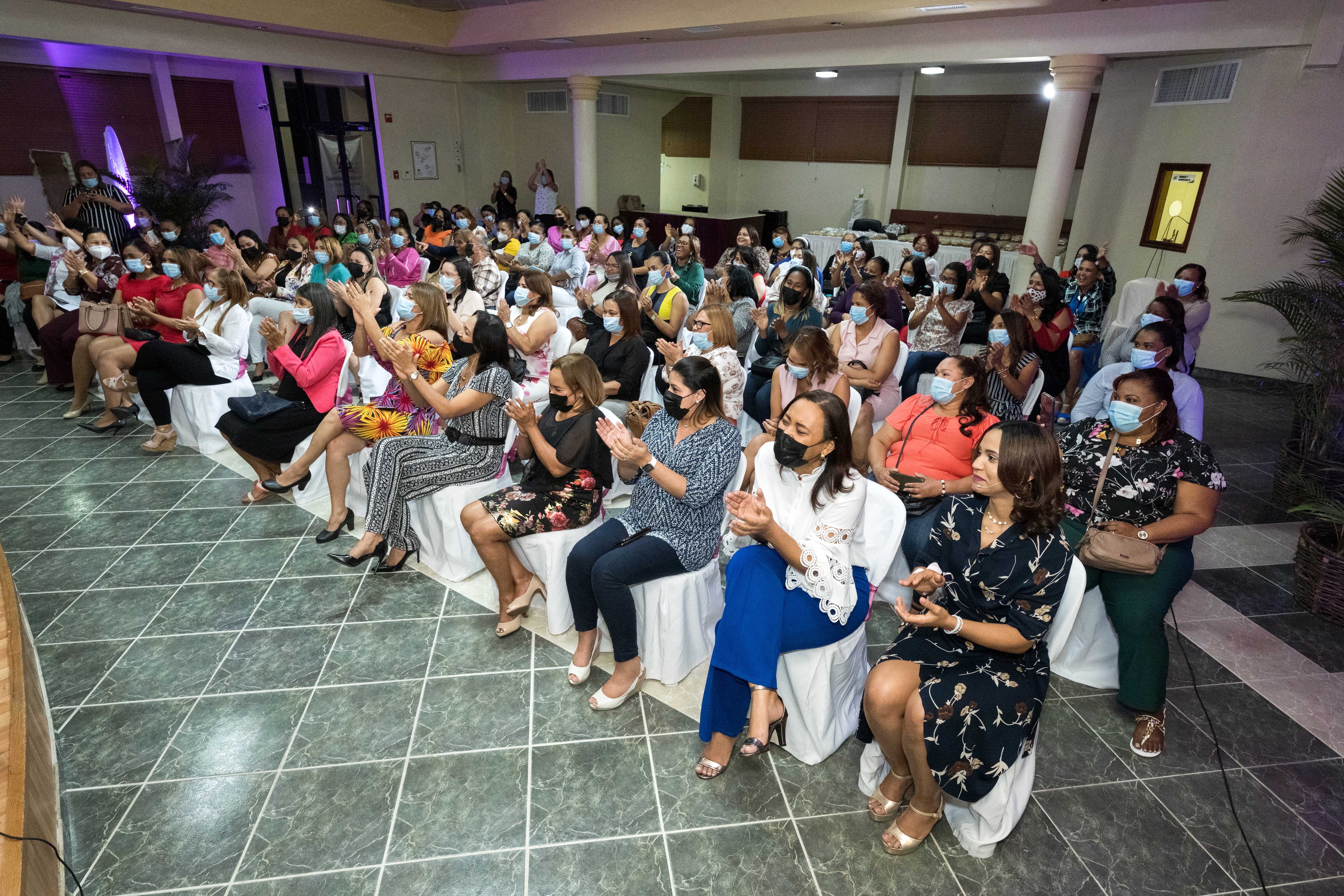 Dia Internacional de la Mujer Diviértete Mujer con Liondy Ozoria