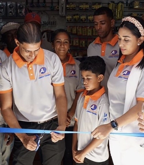 Ferrecentro Abreu Toribio abre sus puertas en La Ciénaga, Santiago