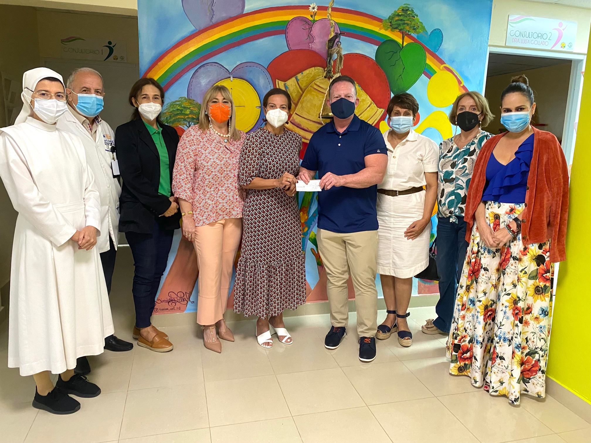 Ex senador de Boston visita el Voluntariado Jesús con los Niños