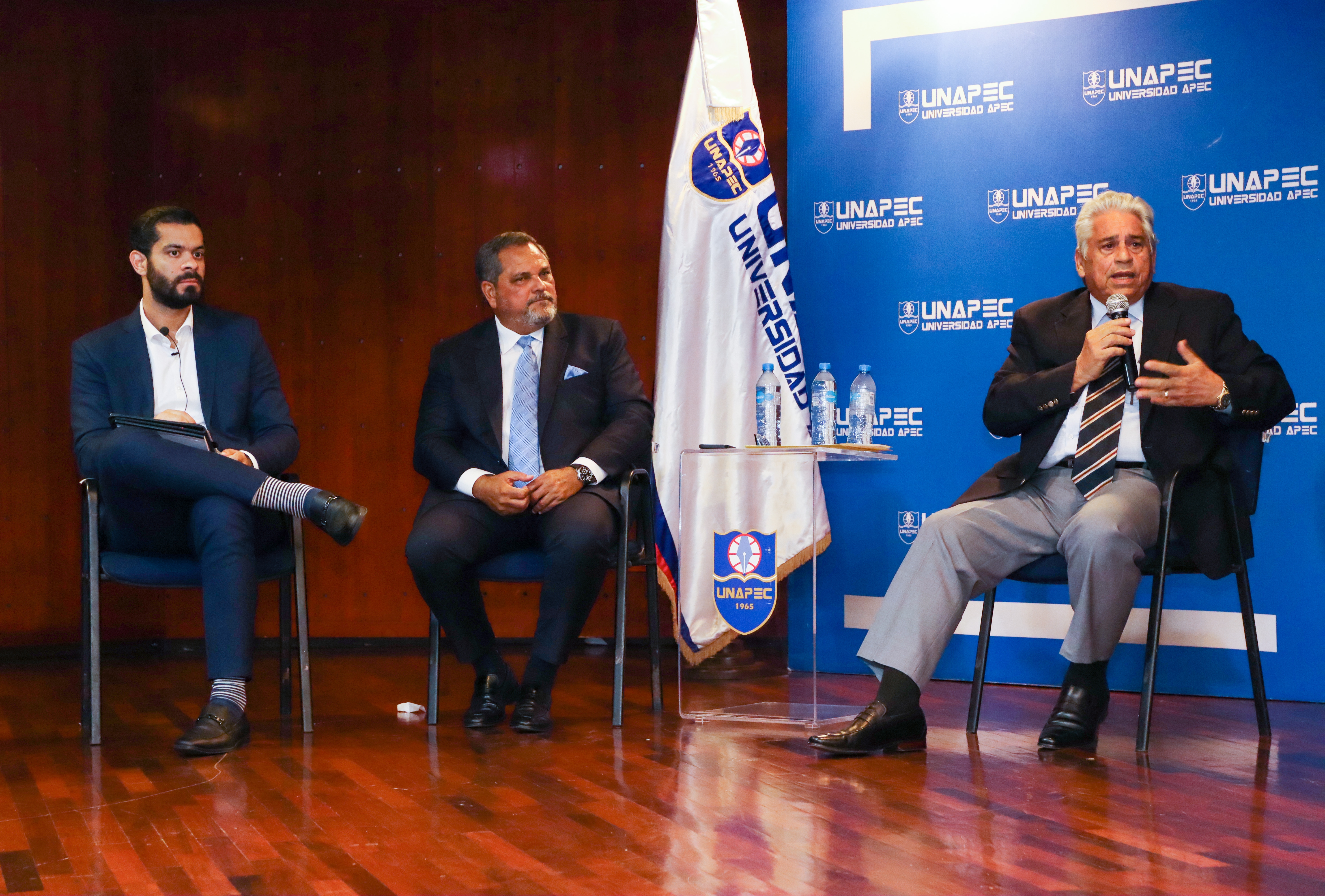 Unapec realiza panel sobre Industria del Béisbol en la República Dominicana