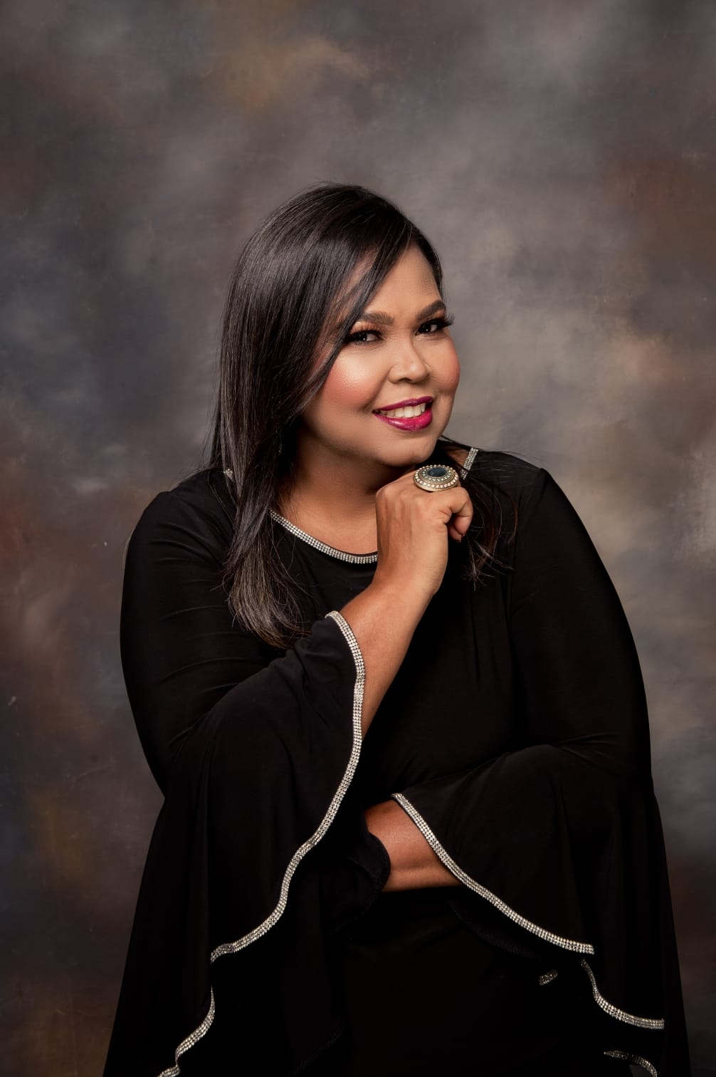 RAQUEL AMPARO CELEBRARÁ 25 AÑOS EN LA MÚSICA CRISTIANA