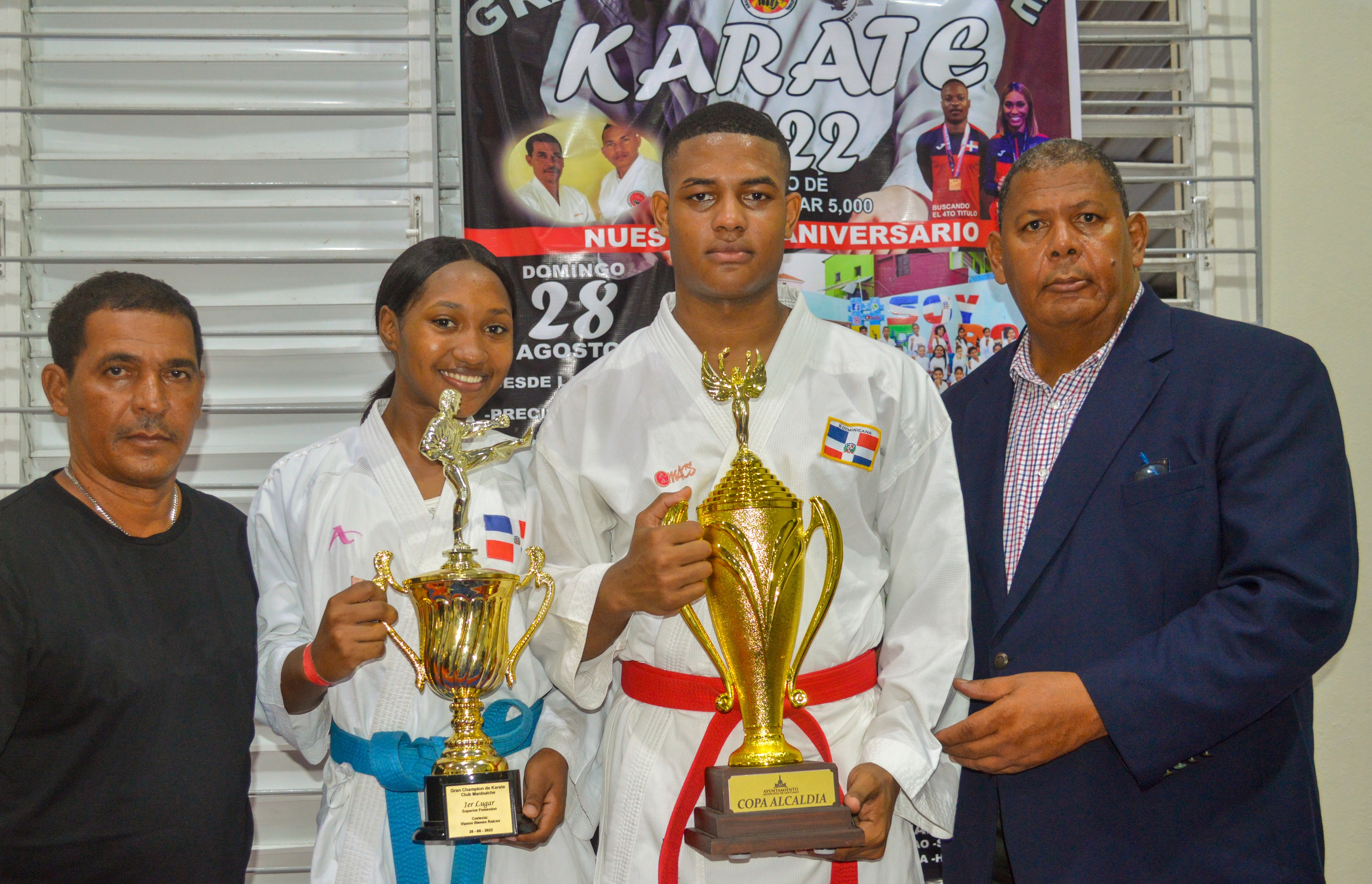 Pérez y Rosario, Mambuiche por equipos ganan XXI Grand Champion de Karate dedicado a Víctor Suárez