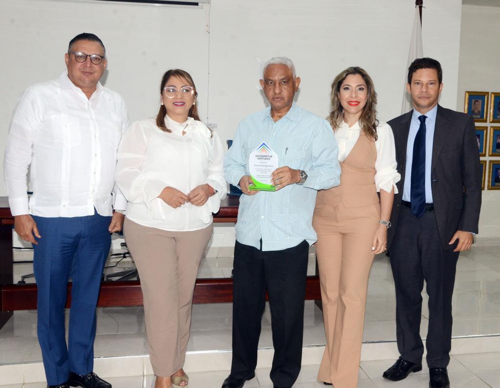 ADOMPRETUR analiza el turismo en la Ciudad Corazón