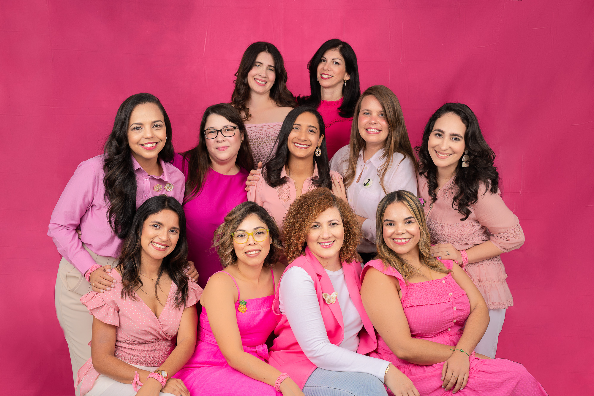 Artesanas de Santiago presentan campaña a  favor de las pacientes con cáncer de mama