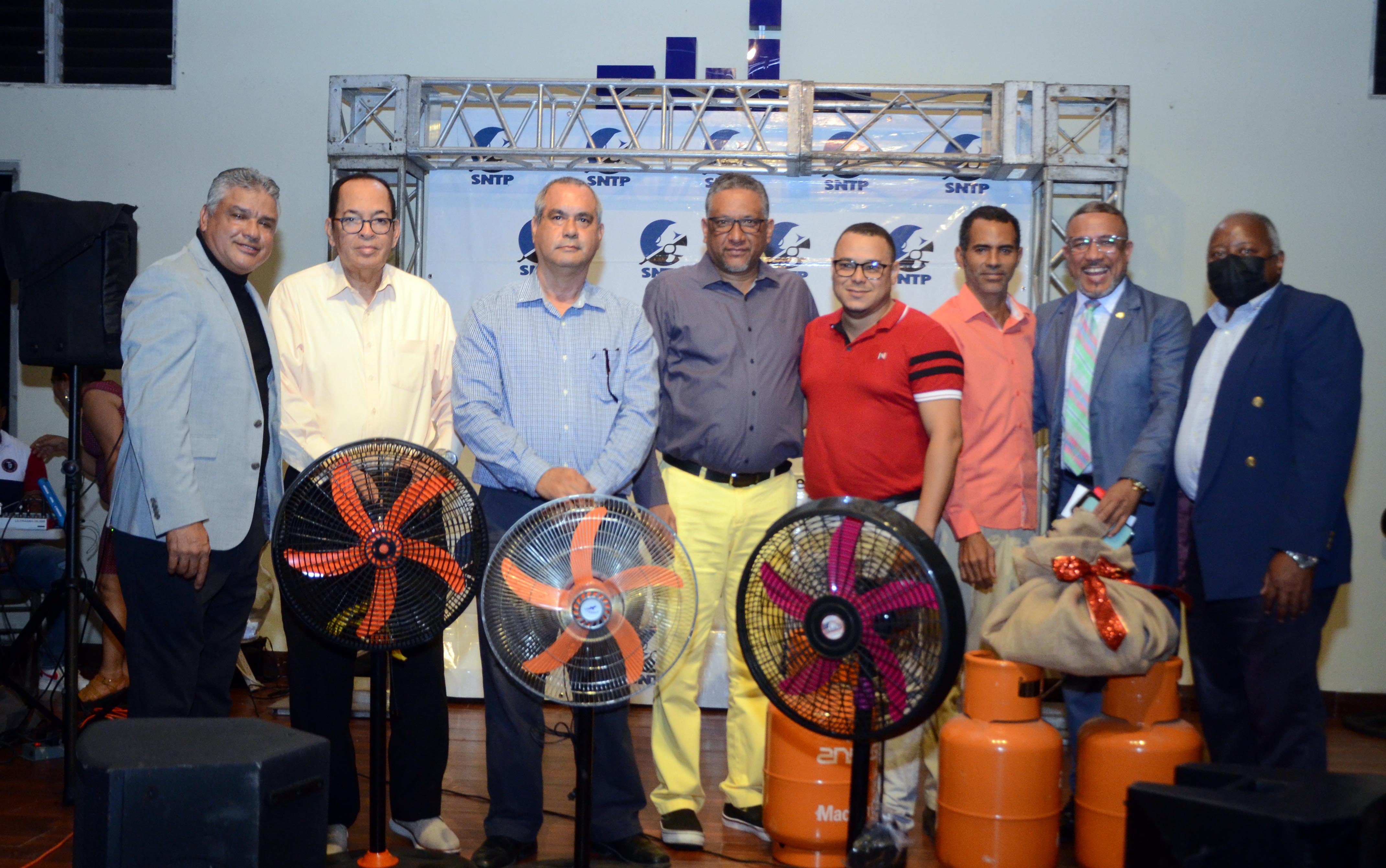 SNTP filial Santiago celebra fiesta de navidad