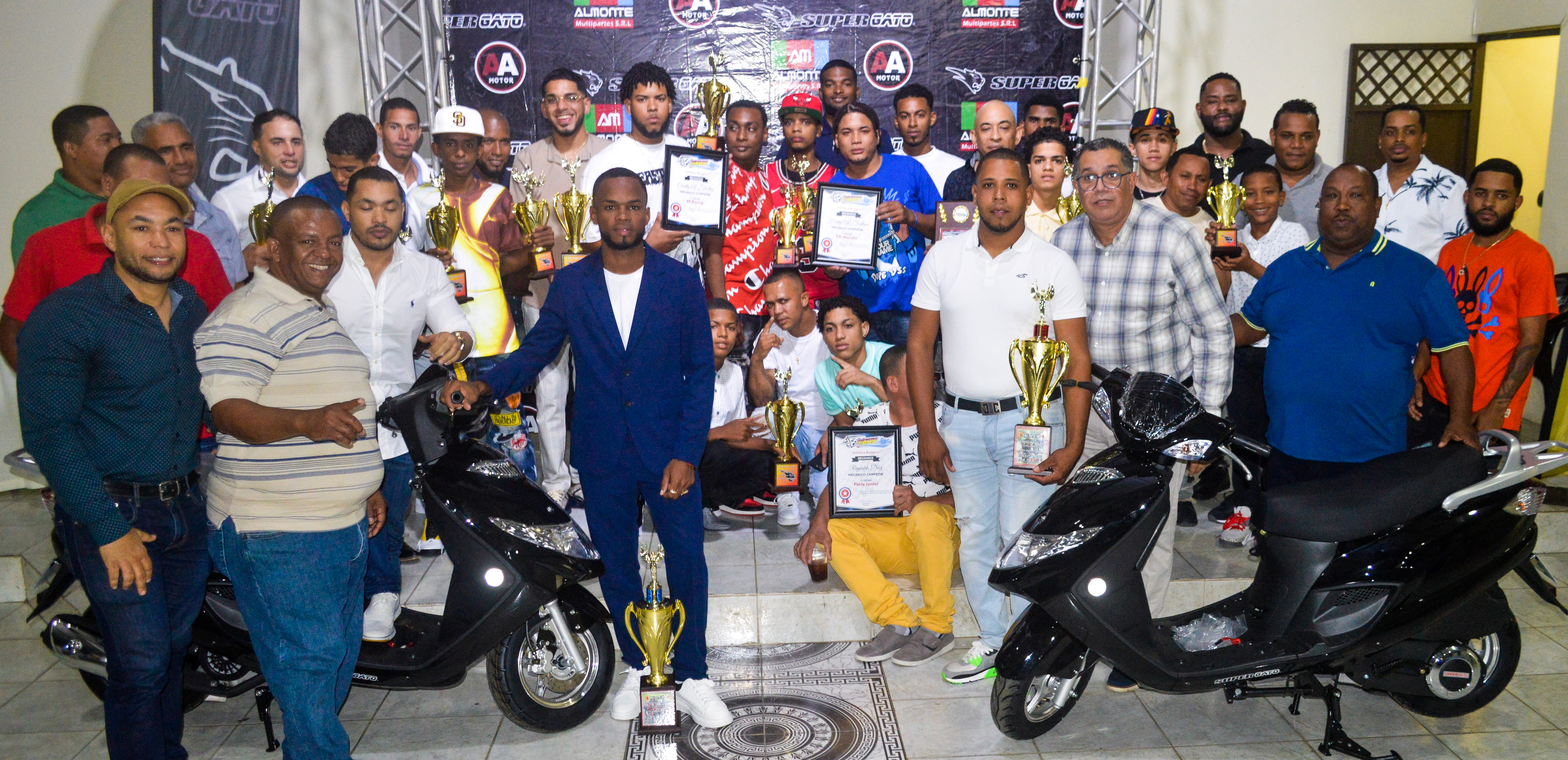 Víctor Domínguez elegido más destacado campeonato de motovelocidad del Cibao, donde ganó 6 categorías