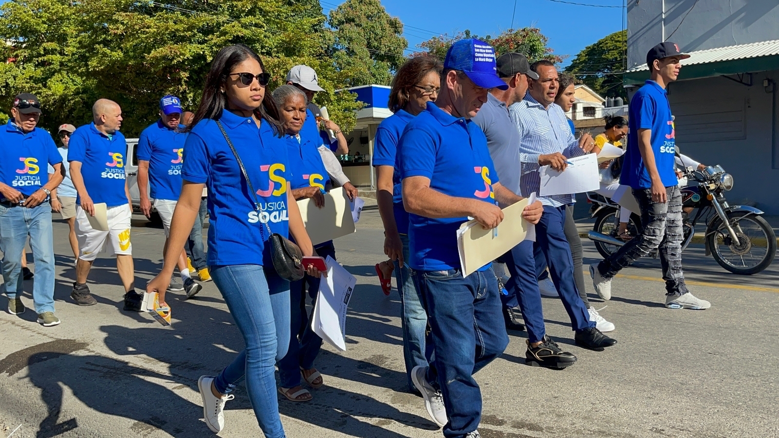 JUSTICIA SOCIAL LOGRA MILLARES DE FIRMAS EN OPERATIVO POR 20 PROVINCIAS DE MANERA SIMULTÁNEA.