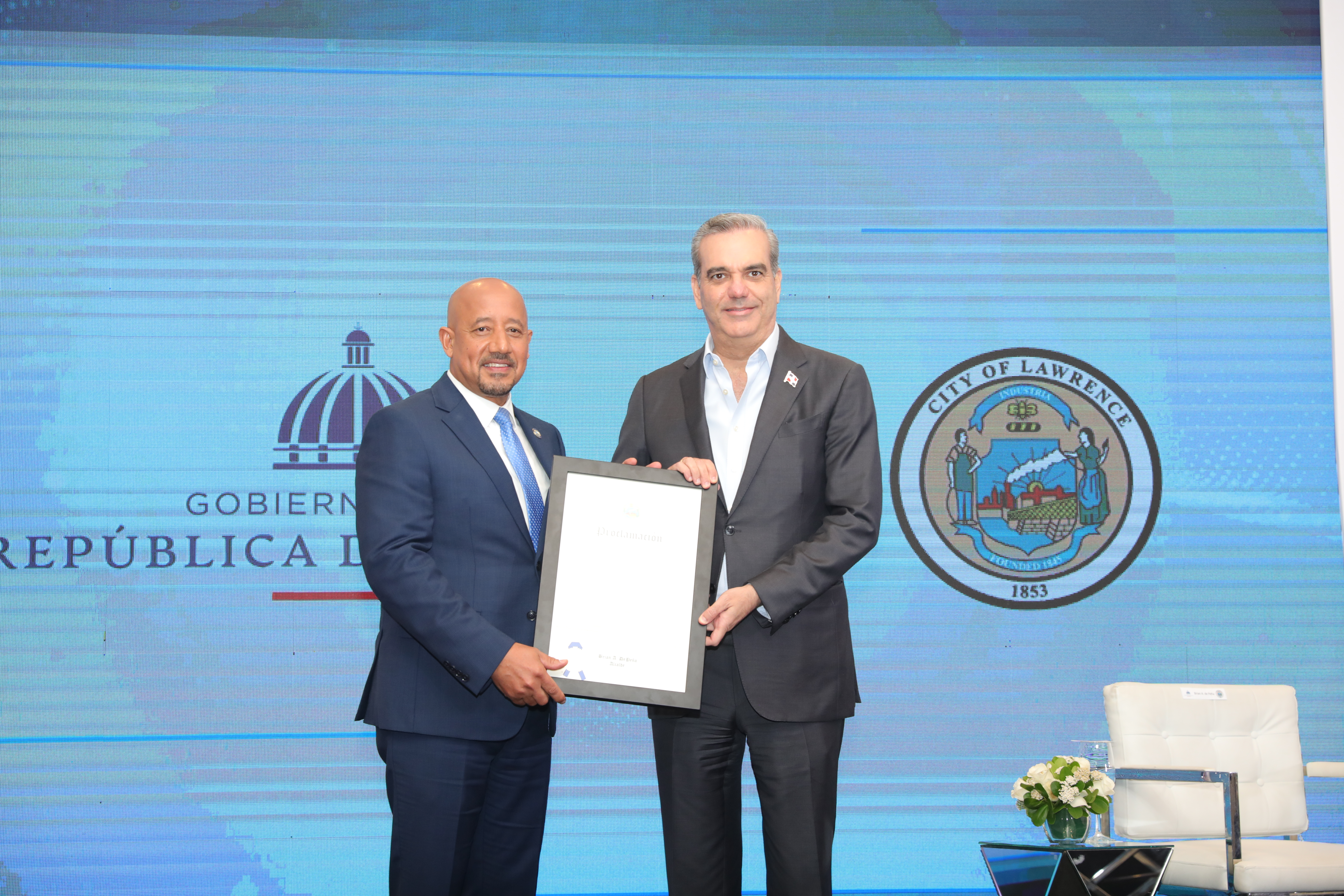 República Dominicana celebra primer encuentro con líderes políticos dominicanos electos en los Estados Unidos de América
