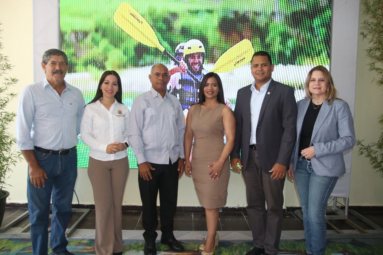 SE REALIZA CON ÉXITO EN MOCA “SEMINARIO, TURISMO COMUNITARIO SOSTENIBLE”.