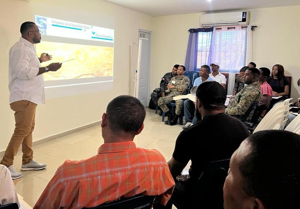 El SNS fortalece la seguridad en los distintos Establecimientos de la Regional de Salud Este