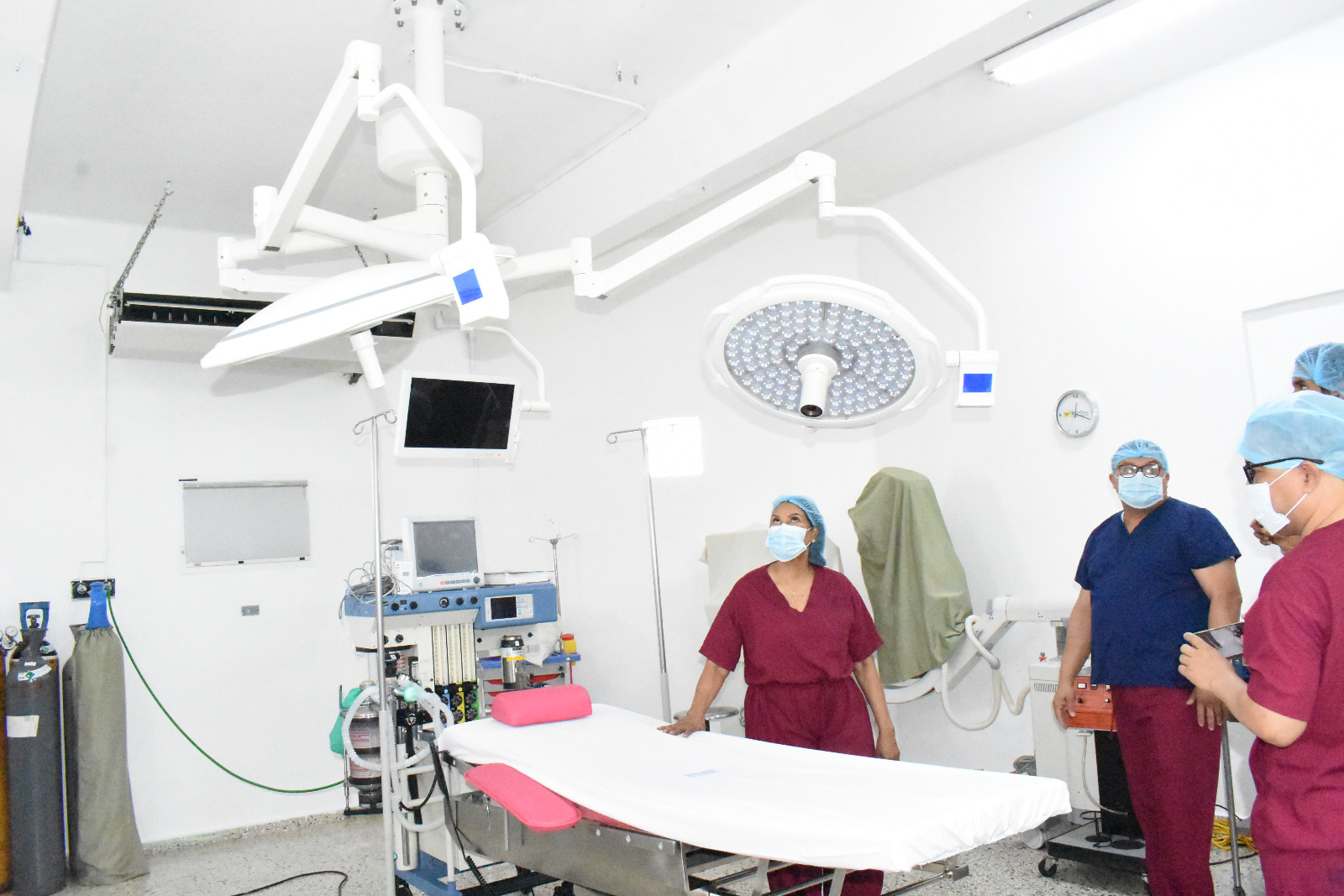 Hospital Semma Santiago moderniza sala de cirugía