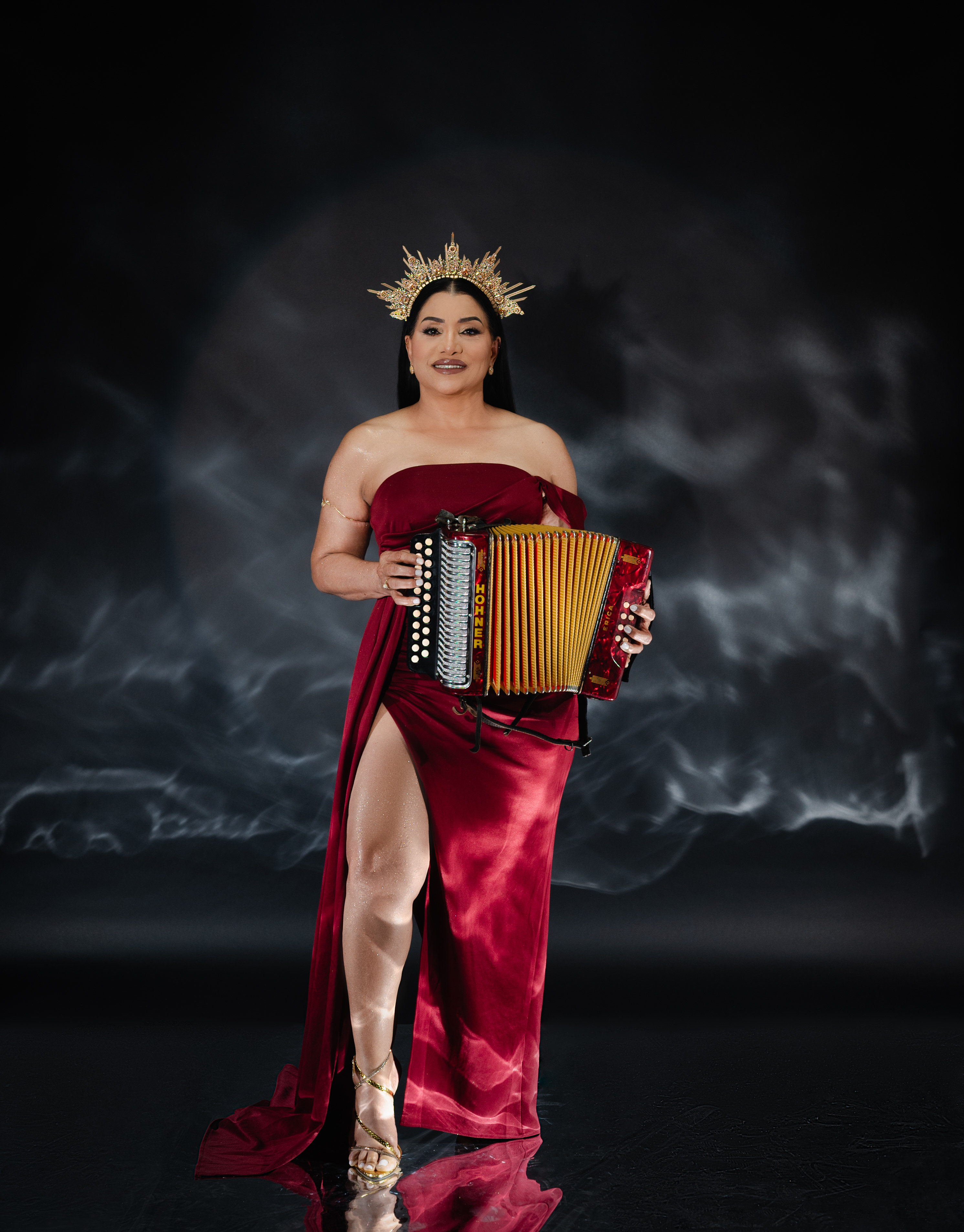 María Díaz celebra 40 años en el merengue típico