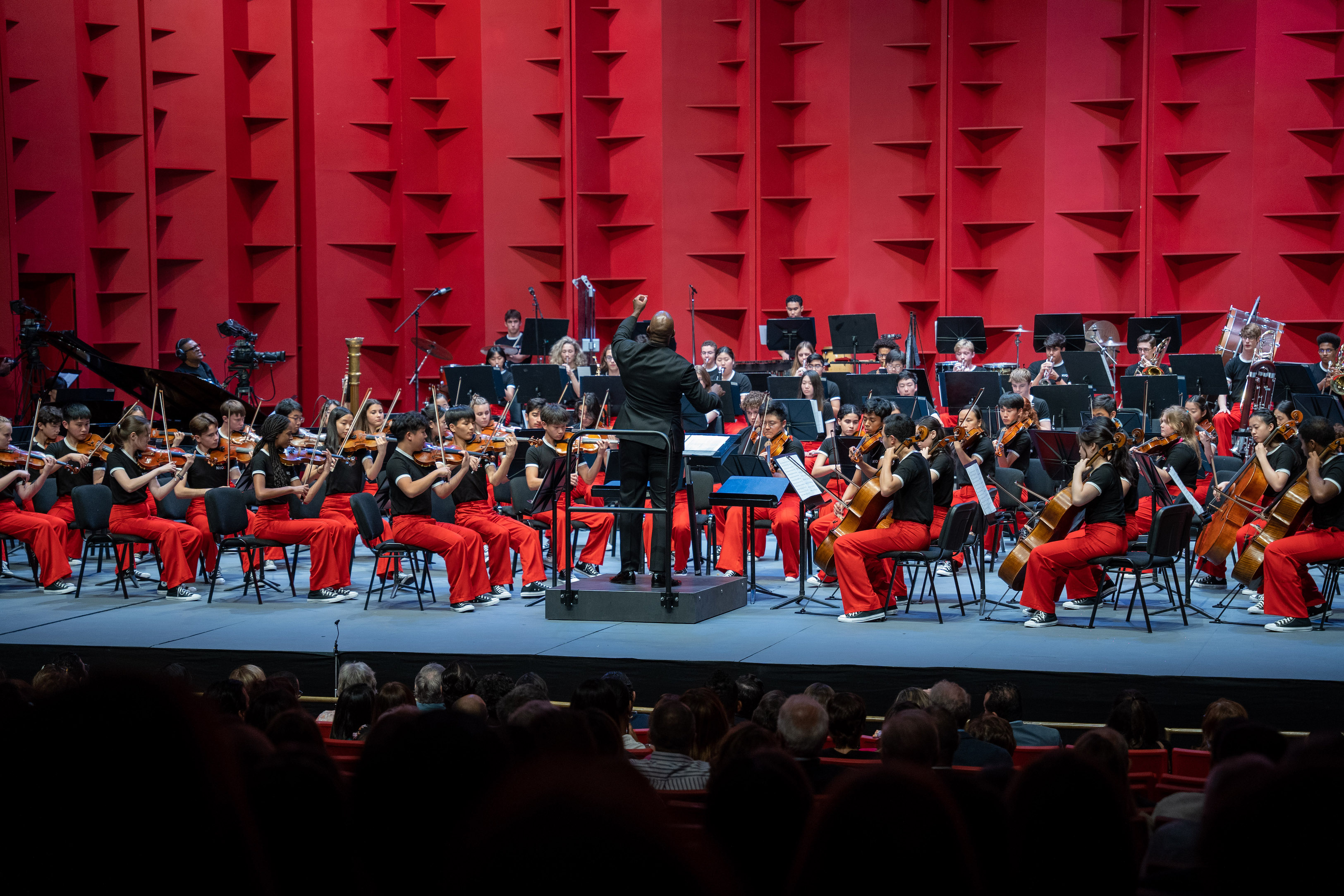 Orquesta Juvenil del Carnegie Hall, NY02, se presenta con rotundo éxito en Santiago