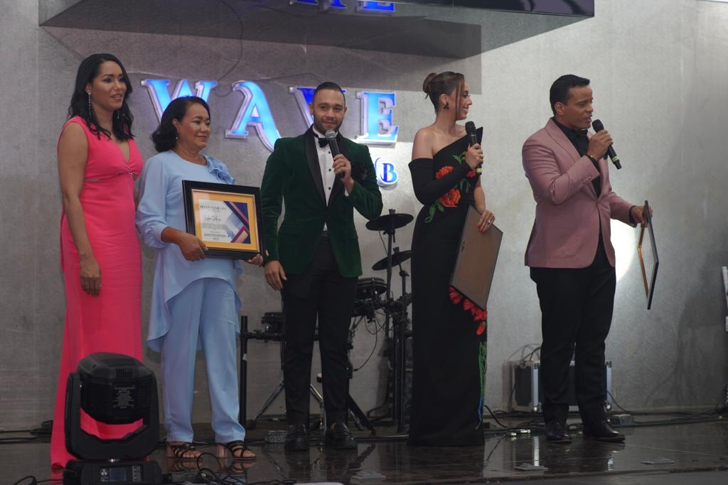 Premios La Flor celebra una década de éxito con gran gala nacional