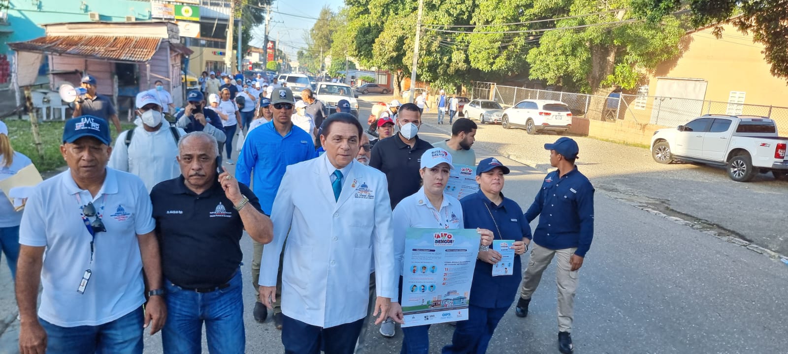 Ministro de Salud Daniel Rivera encabeza jornada contra el dengue en Santiago