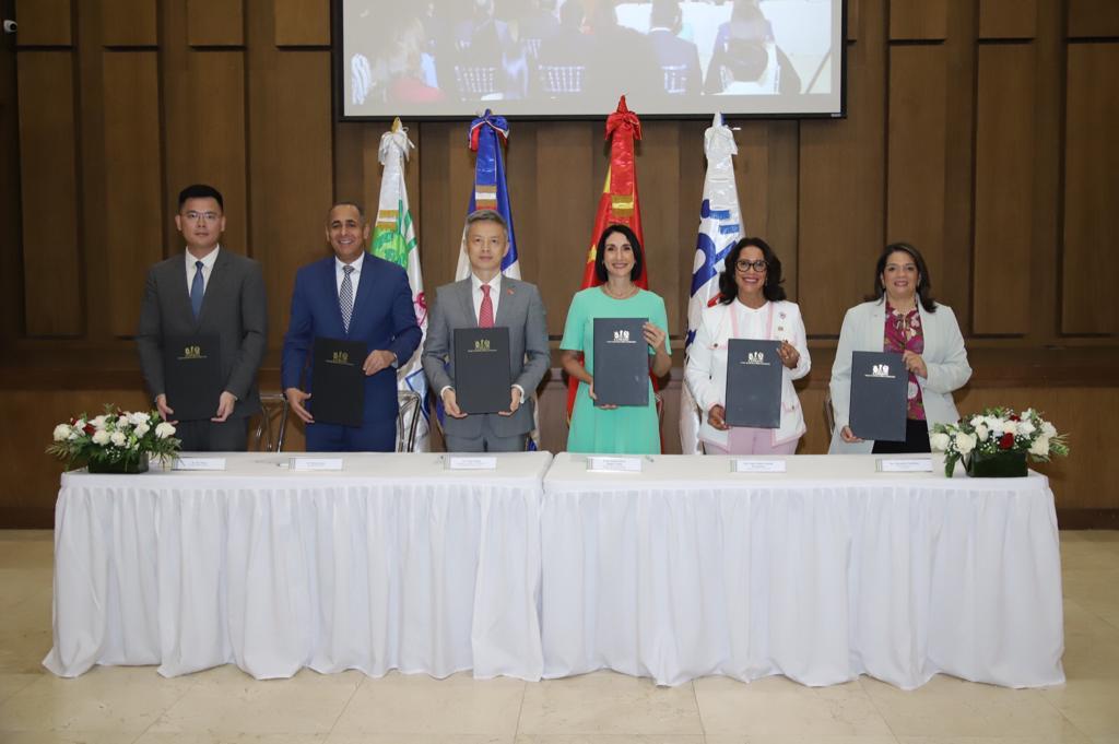 ONANI y Huawei suscriben acuerdo de donación