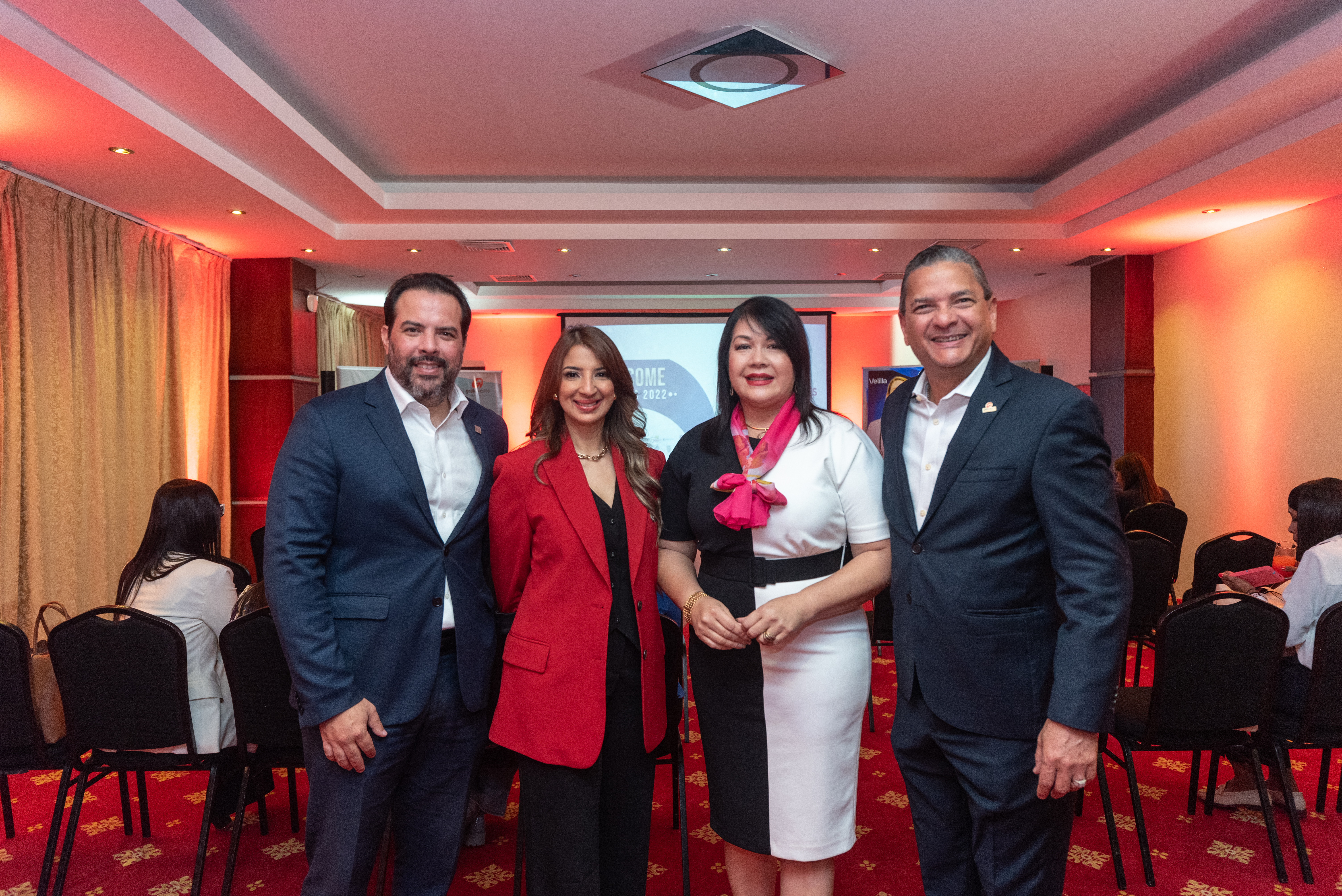 Grabo Estilo realiza networking con su prestigiosa línea de uniformes empresariales Velilla Group By Grabo Estilo; ofrece entregas local e internacional