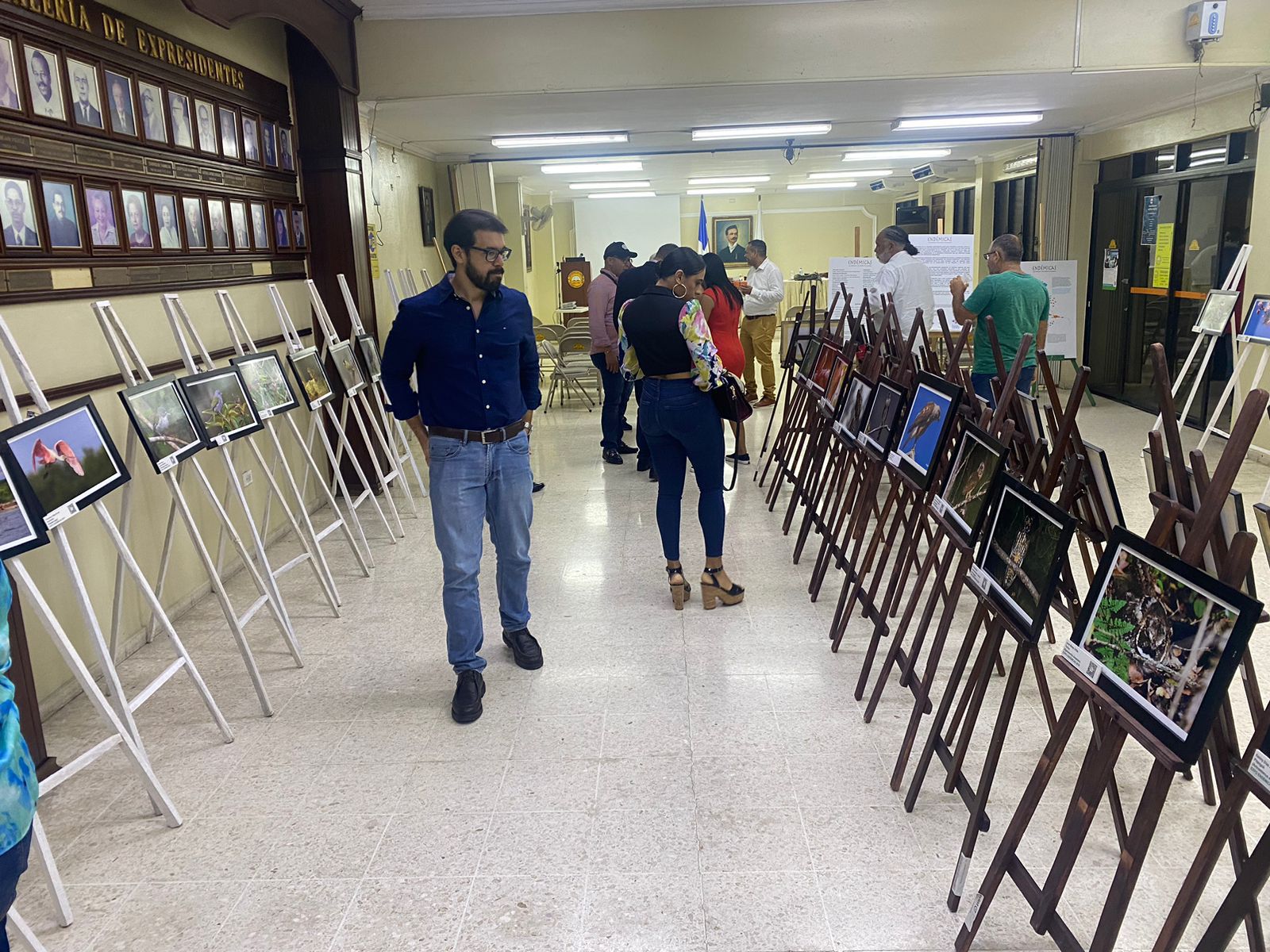 Dan apertura exposición fotográfica, Aves Endémicas y potencia audiovisual Aves Endémicas de La Española, en Santiago