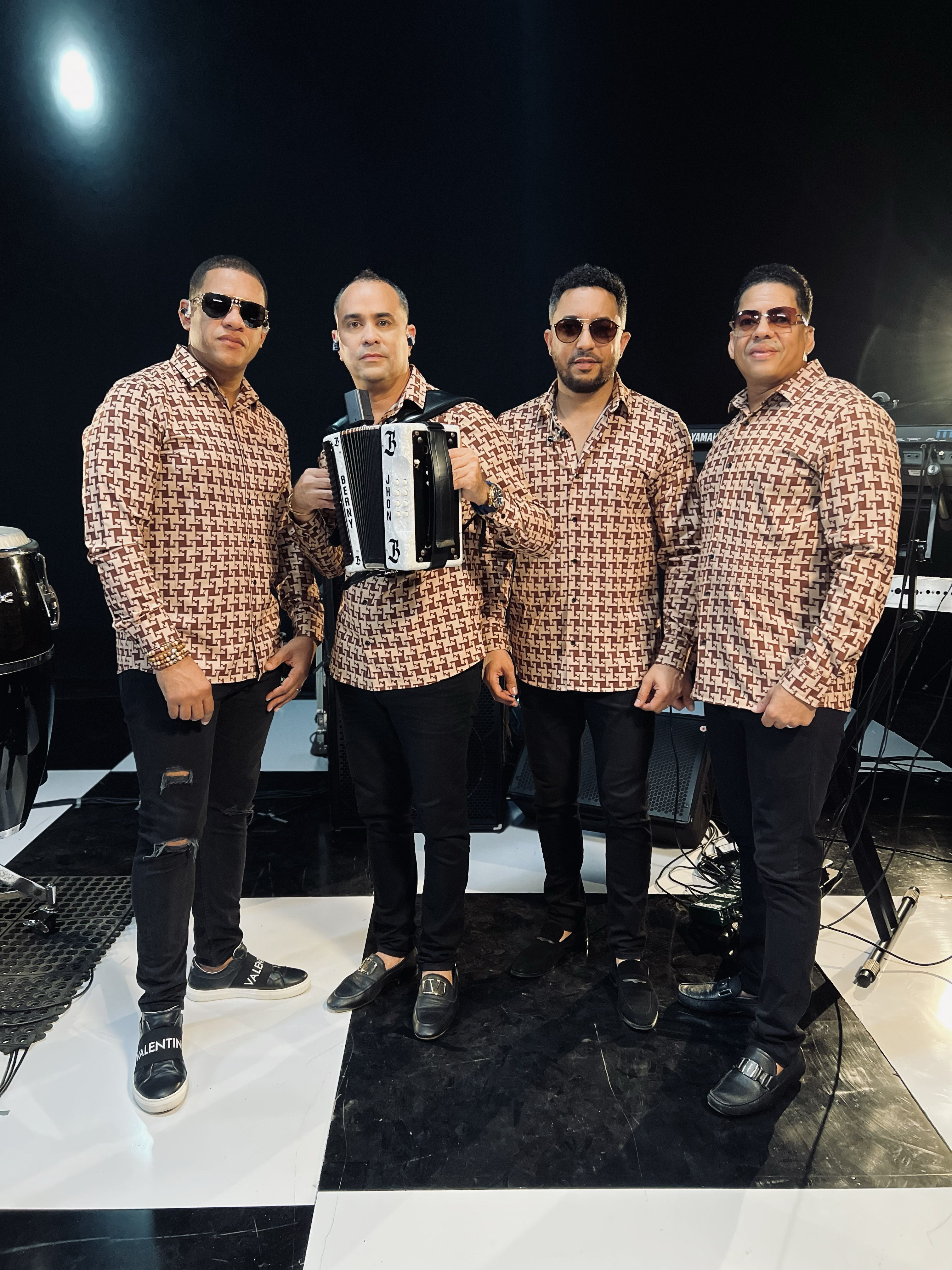 Banda Real con nuevo merengue “Error de Borrachos”