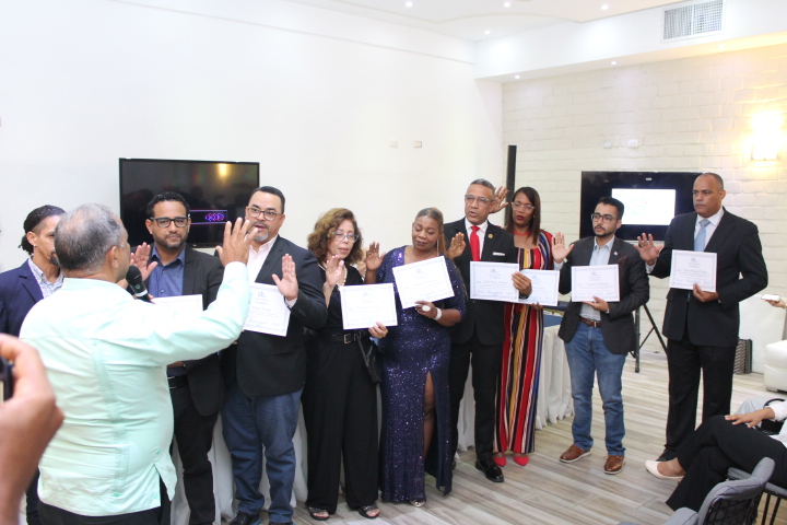 A casa llena se juramenta nueva directiva CDP Santiago