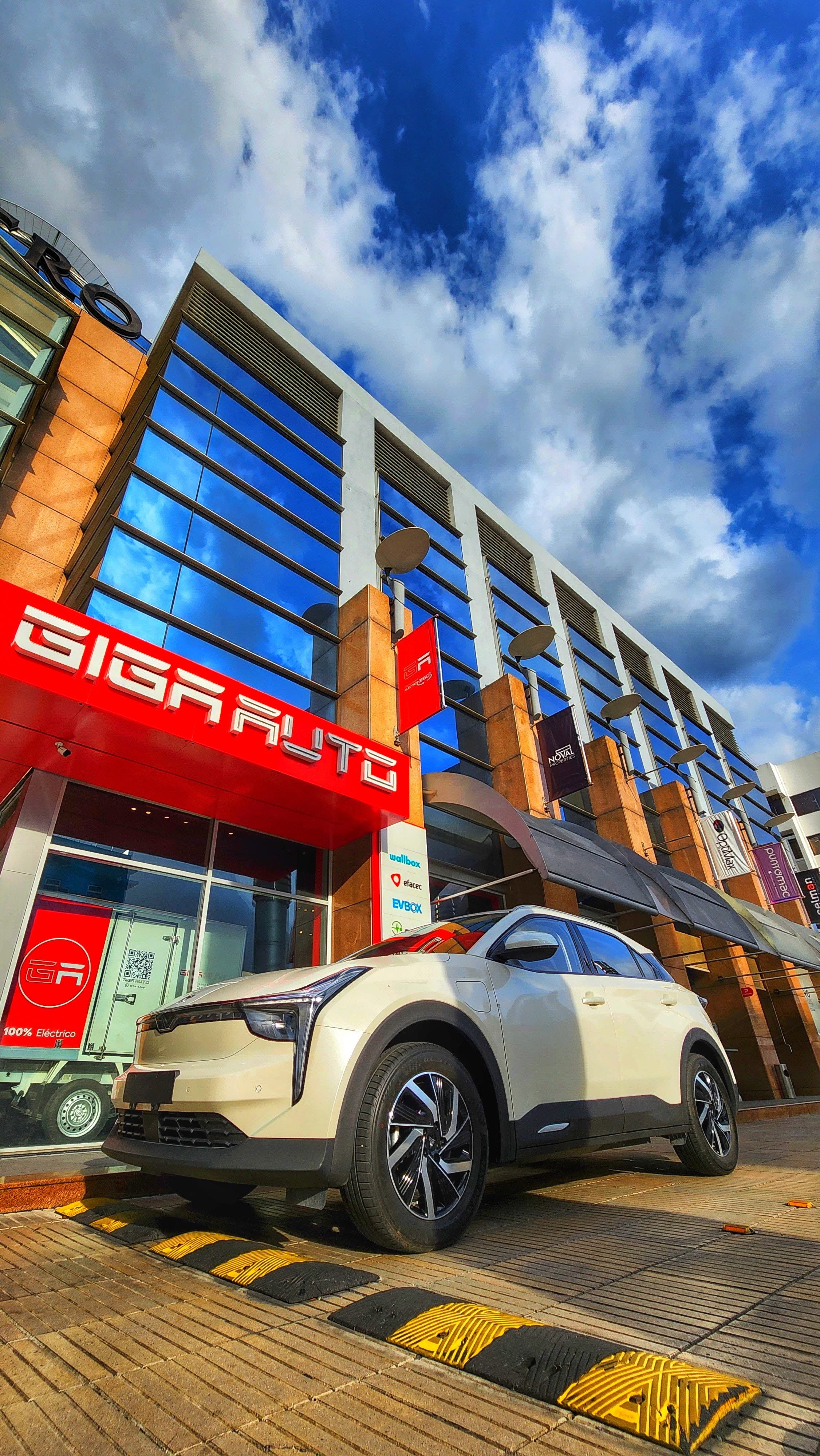 GigaAuto celebra cuatro años de contribución al desarrollo de la movilidad sostenible en República Dominicana y el Caribe.
