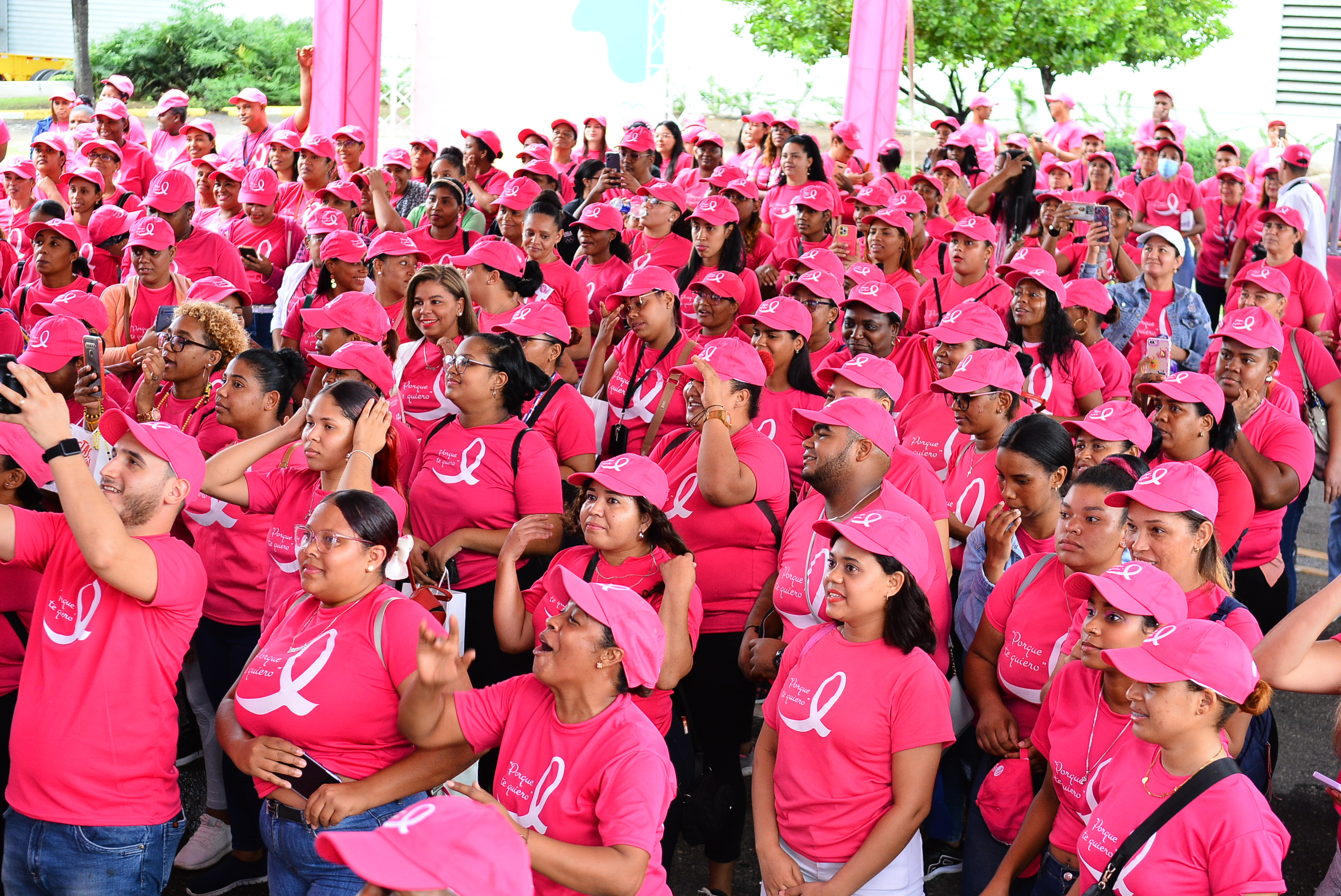 CZFS forma Gran Lazo Humano por una “Conciencia Rosa”
