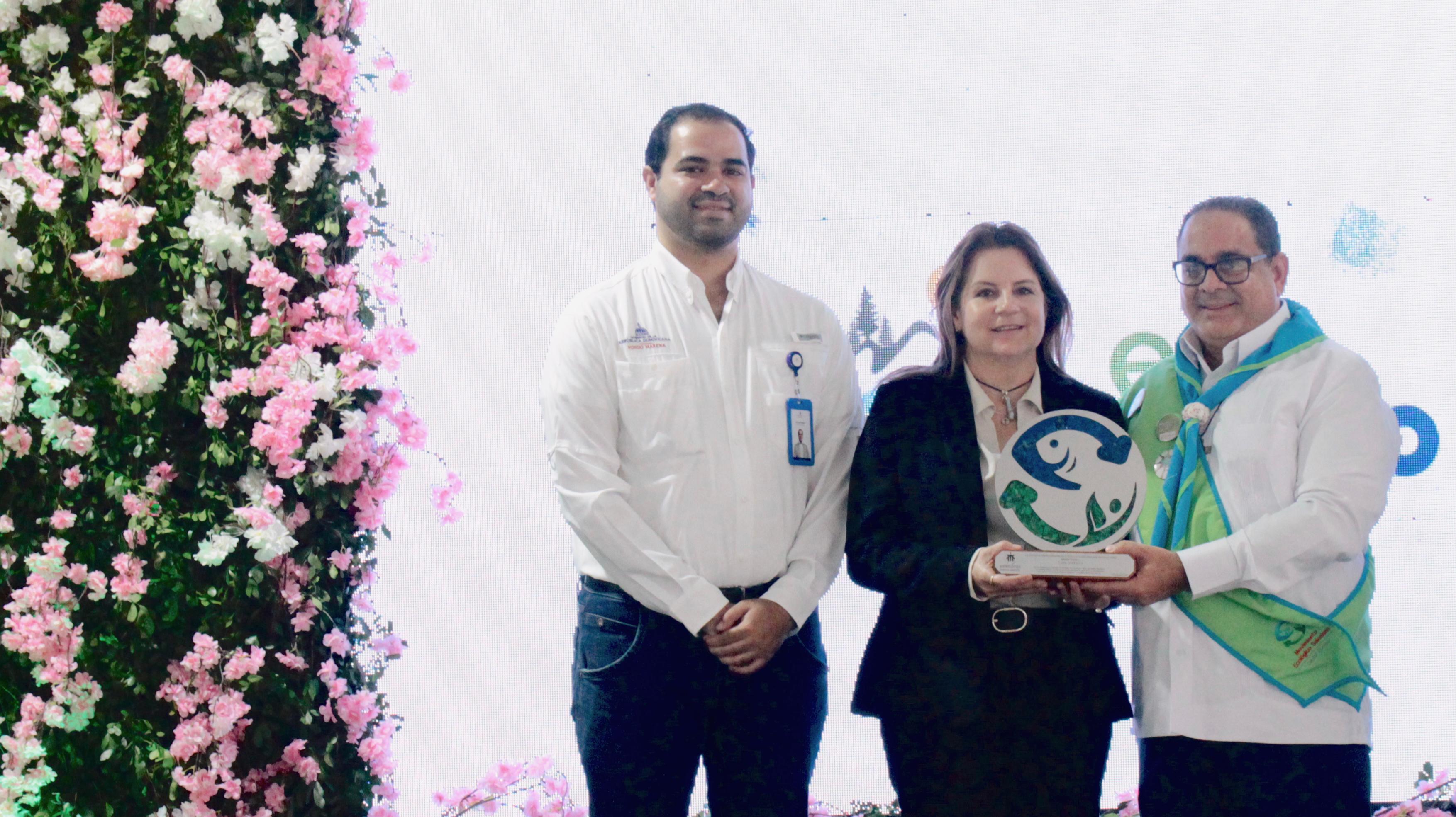 Fondo MARENA participa del Acto de Rendición de Cuentas del Sector Escuelas Salesiana y reciben reconocimiento