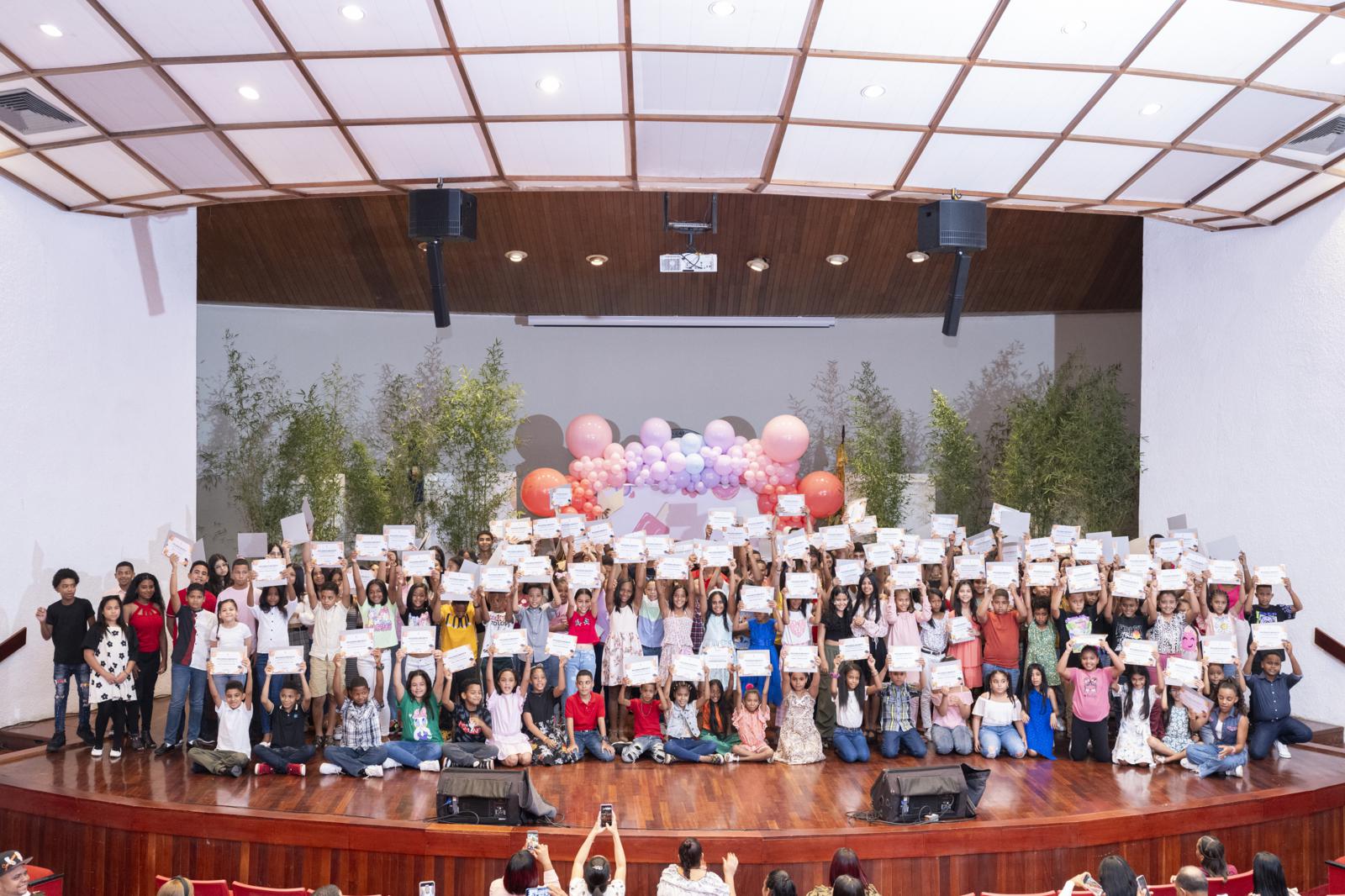 La Aurora, comprometida con la formación integral de la juventud