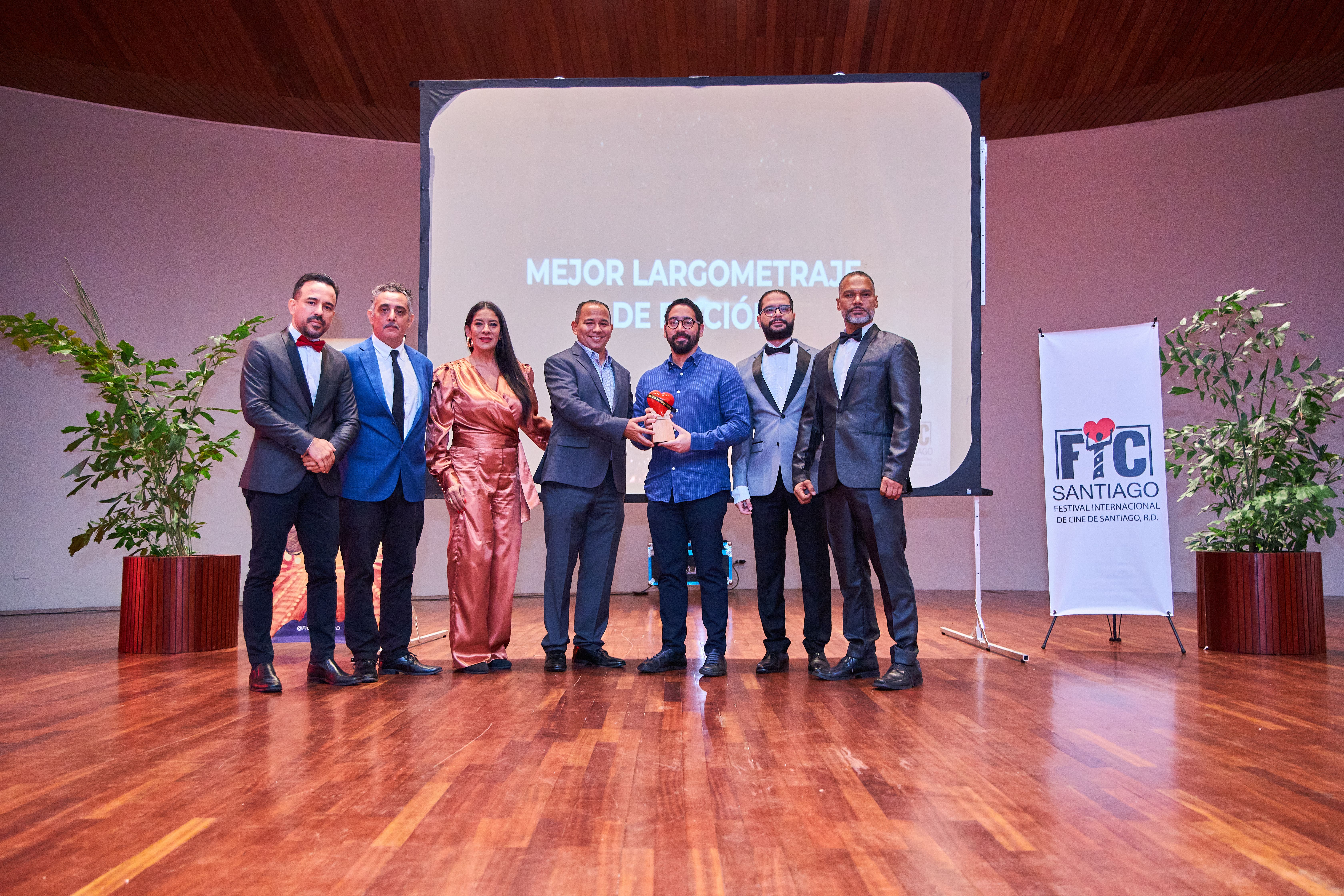 “PAPI” Y “RAFAELA” LAS GRANDES GANADORAS DEL 5TO FESTIVAL INTERNACIONAL DE CINE DE SANTIAGO 2023