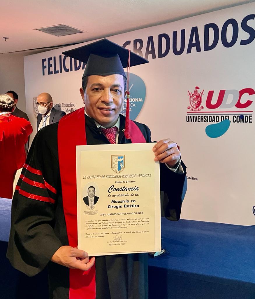 Dr. Óscar Polanco recibe en ciudad de México título que lo acredita como "Maestro en Cirugía Estética