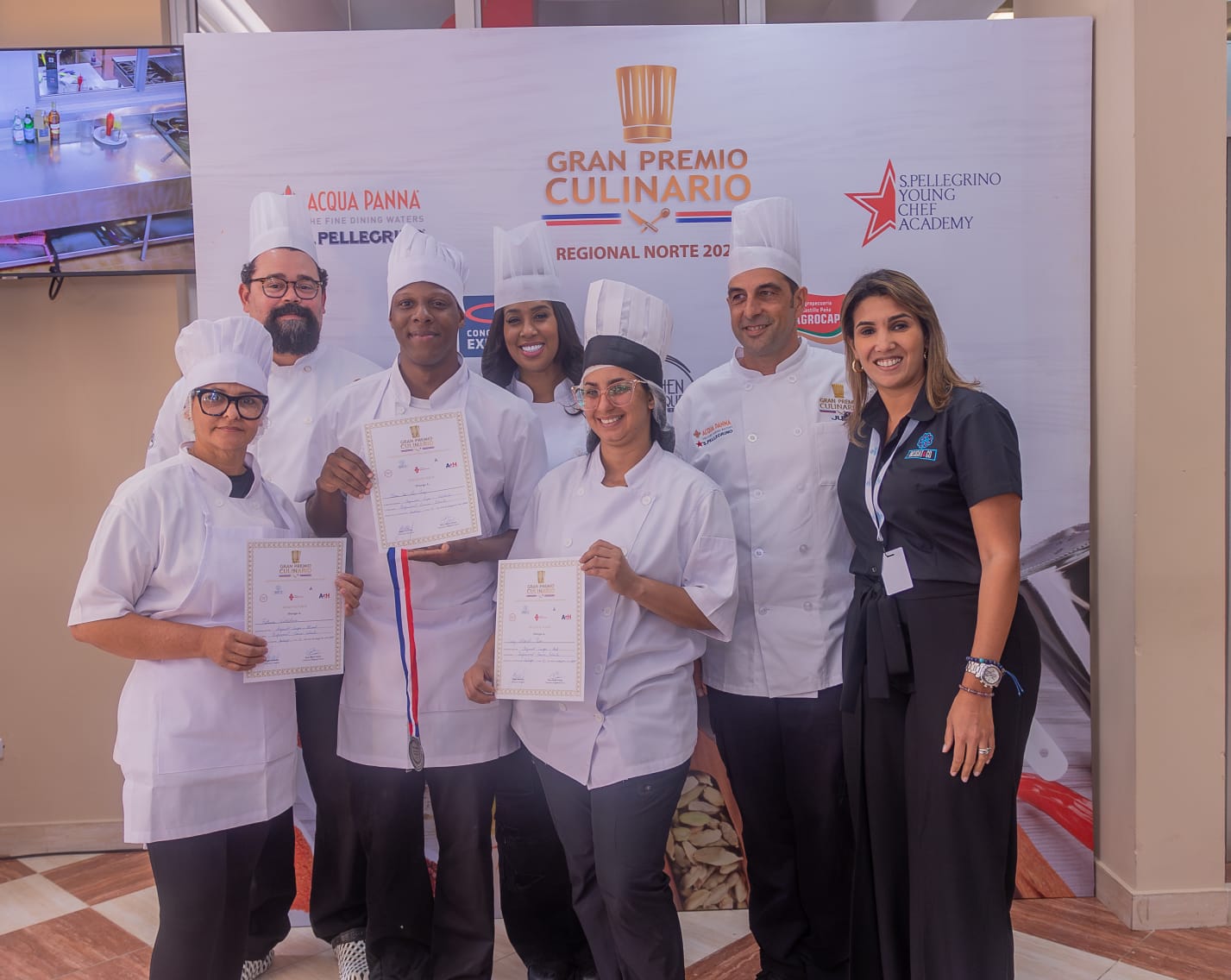 El chef Óscar de la Cruz gana segundo lugar Premio Culinario 2024