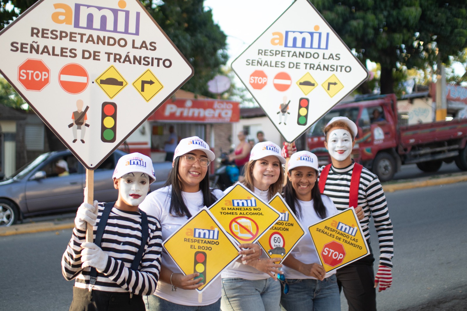 "El movimiento 'A Mil con Luis' promueve la educación vial en la temporada de Semana Santa"